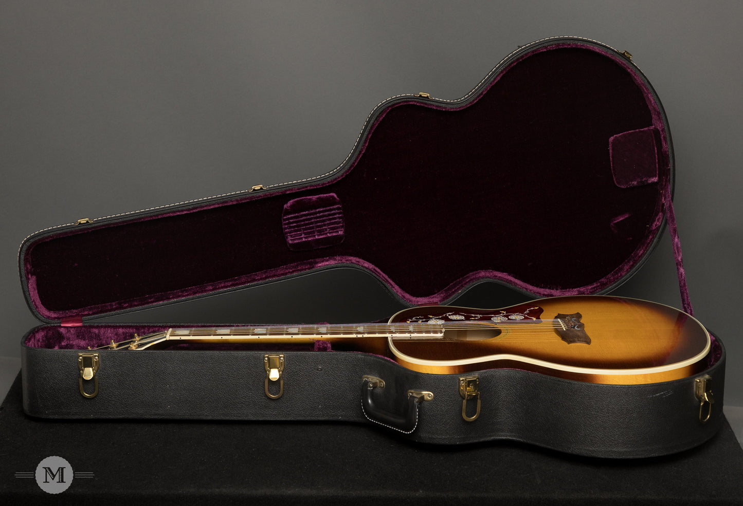 Gibson Guitars - 1975 J-200 Artist - Used