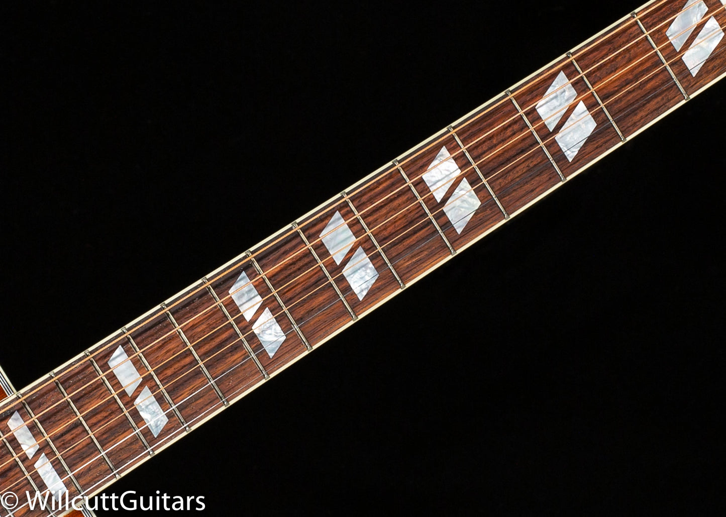 Gibson Hummingbird Maple Heritage Cherry Sunburst (370)