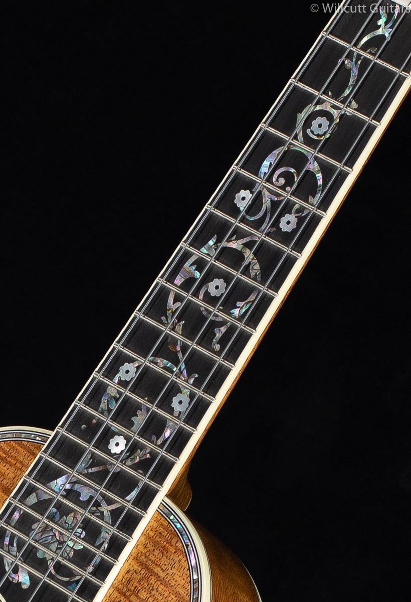 Martin Custom Shop Soprano Uke Koa Tree of Life (768)