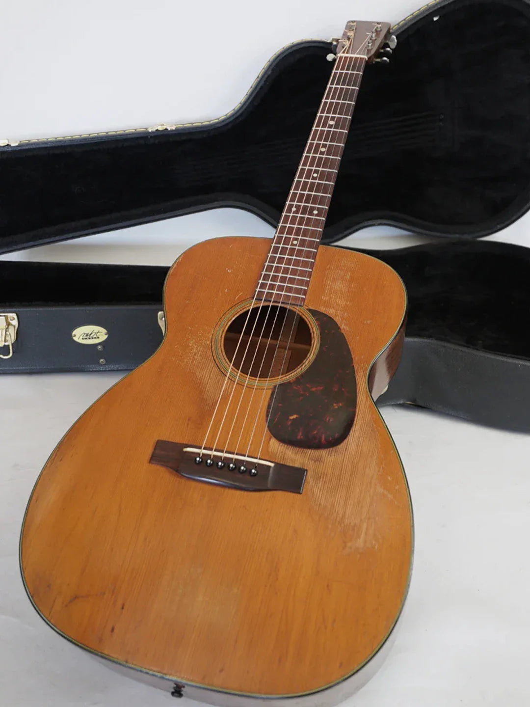 SOLD - Vintage Martin 00-18 - USA 1957
