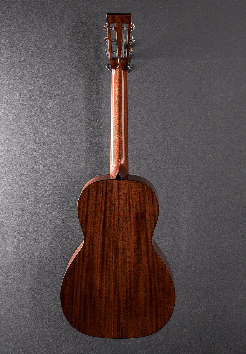 01 12-Fret Mahogany