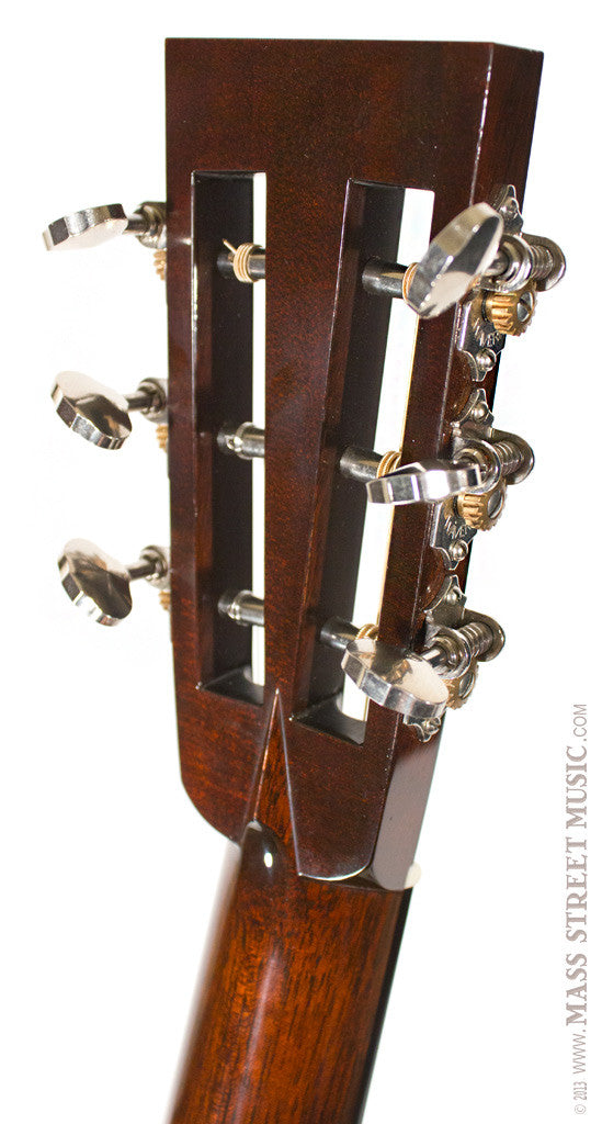 Collings Acoustic Guitars - 1999 0002H BaaaA