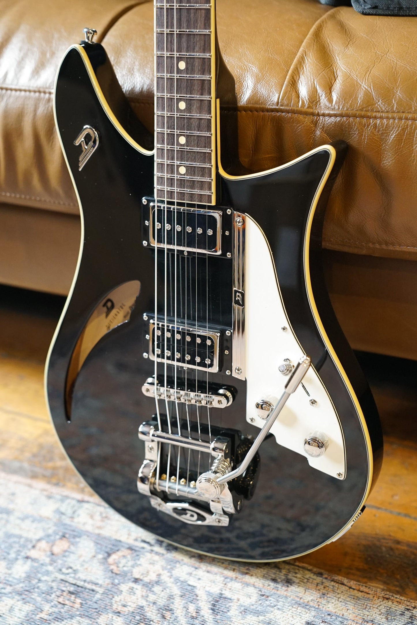 Duesenberg Double Cat Tremolo - Black
