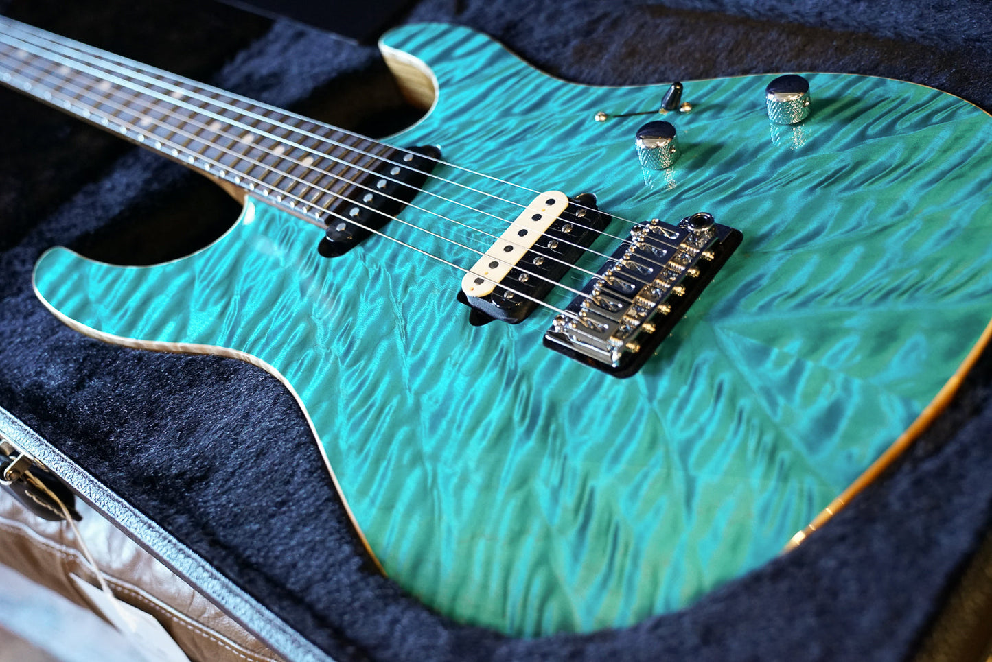 Suhr Custom Roasted Modern, Bohama Blue, Curly Maple Top