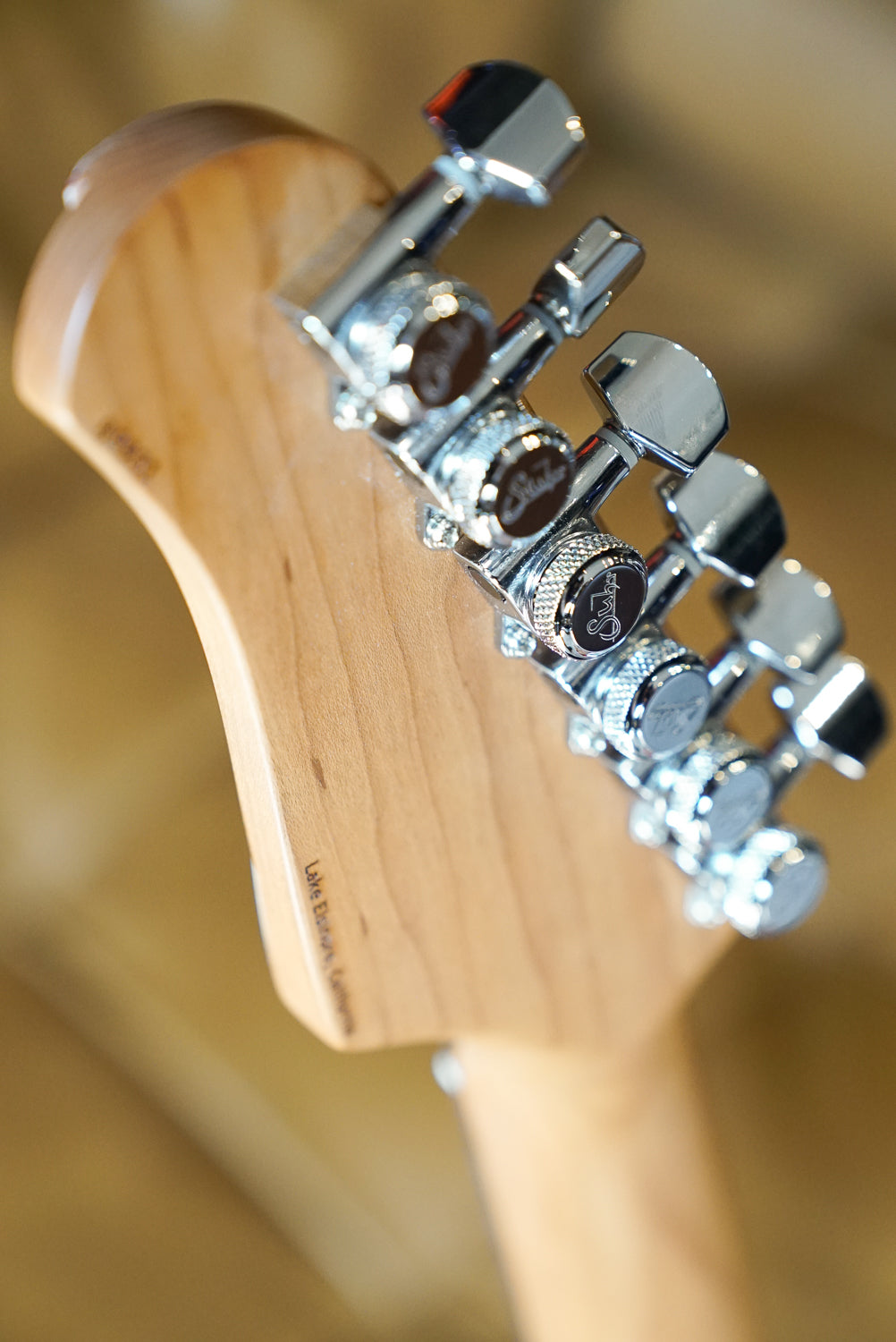 Suhr Classic JM Antique Limited Edition, Mastery Tremolo, Candy Apple Red