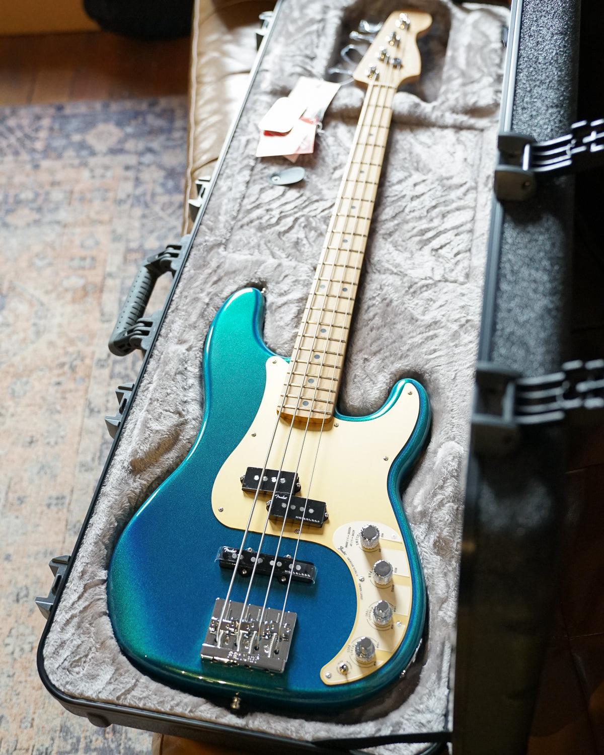 Fender American Ultra II Precision Bass, Limited Run Aurora Finish