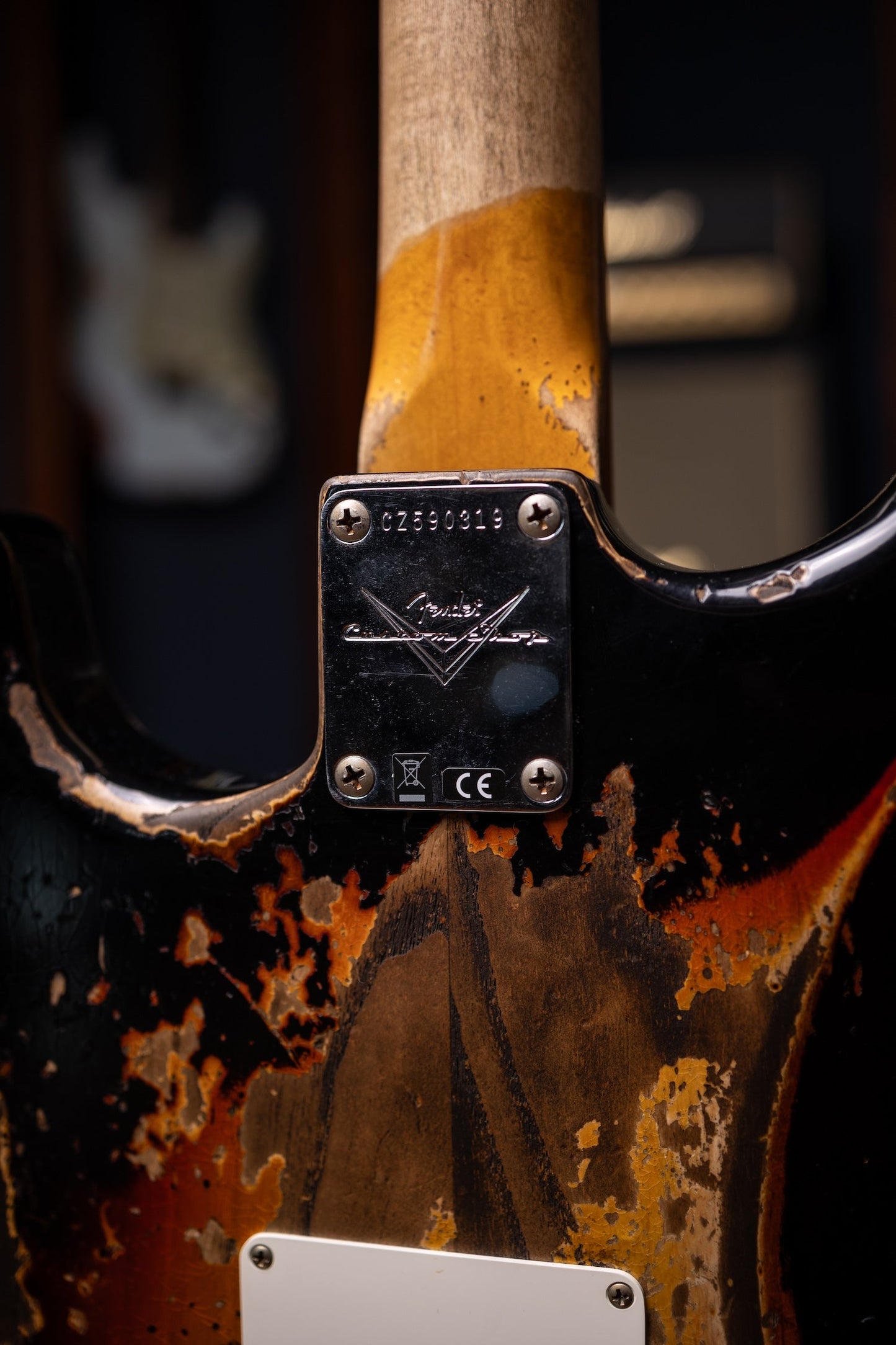 Fender Custom Shop 1963 Stratocaster® Super Heavy Relic - Super Faded Aged Black over 3 Color Sunburst