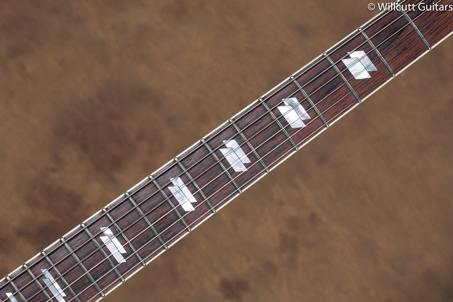 Collings I-35 Deluxe Vintage White Throbaks