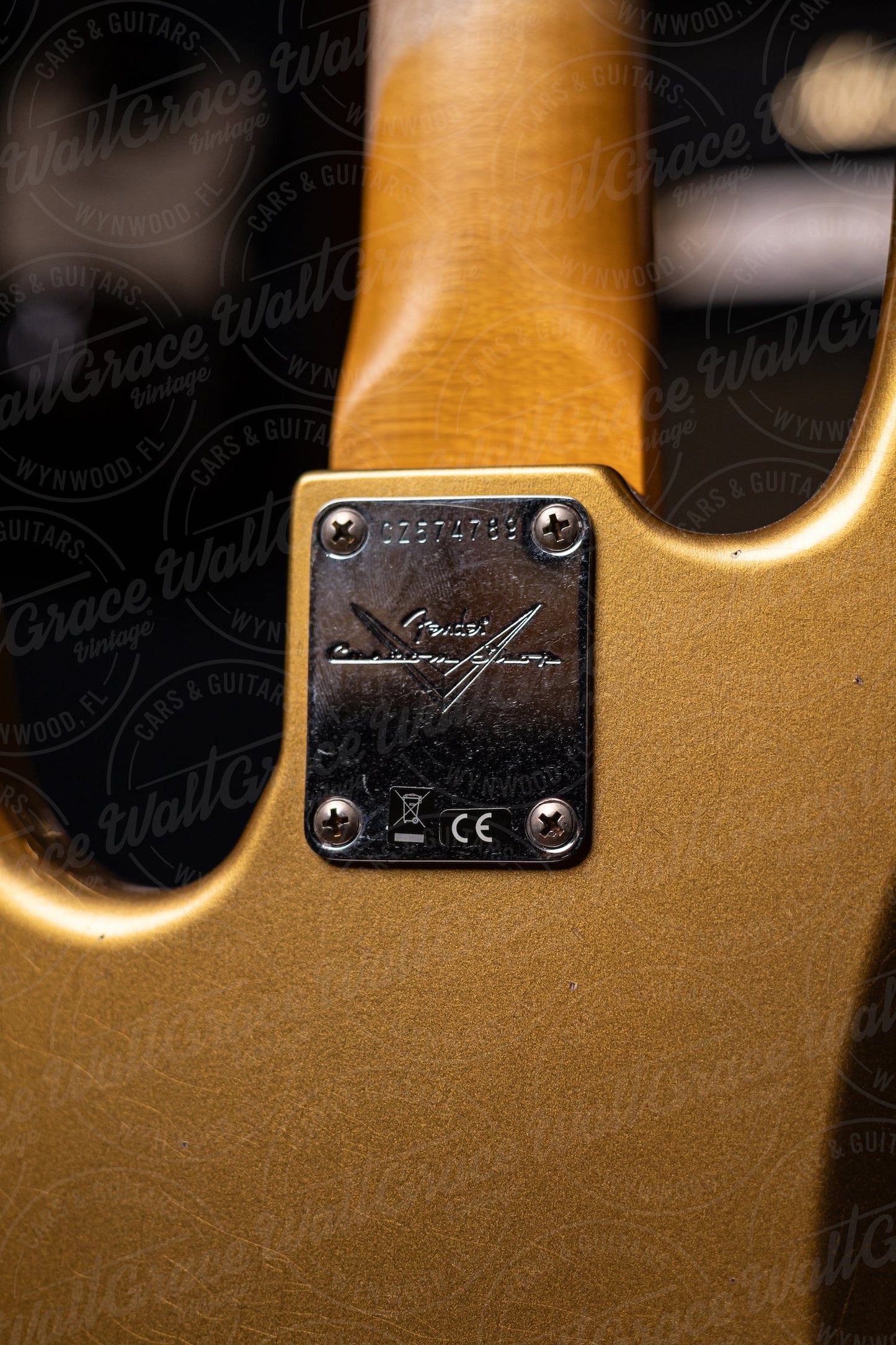 Fender Custom Shop 1963 Jazz Bass Journeyman Relic Bass - Aged Aztec Gold