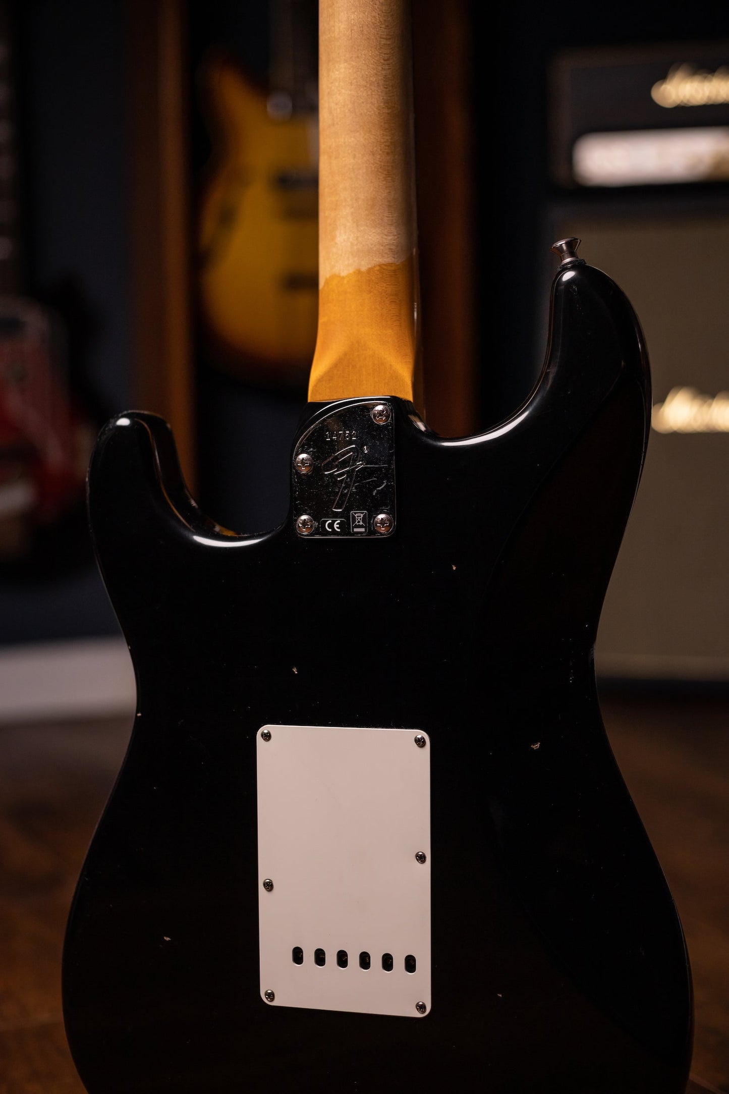 Fender Custom Shop Postmodern Stratocaster Journeyman Relic with Closet Classic Hardware - Aged Black
