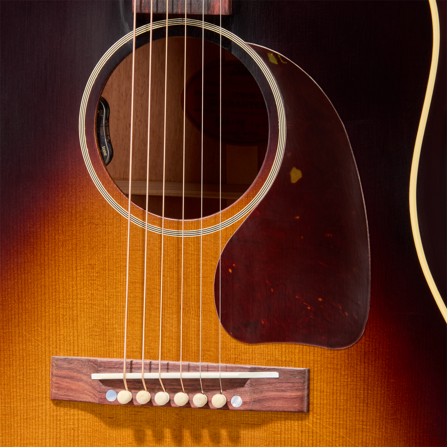 Gibson Custom 1942 Banner J-45 Reissue with HiFi, Ultra Light Aged, Vintage Sunburst
