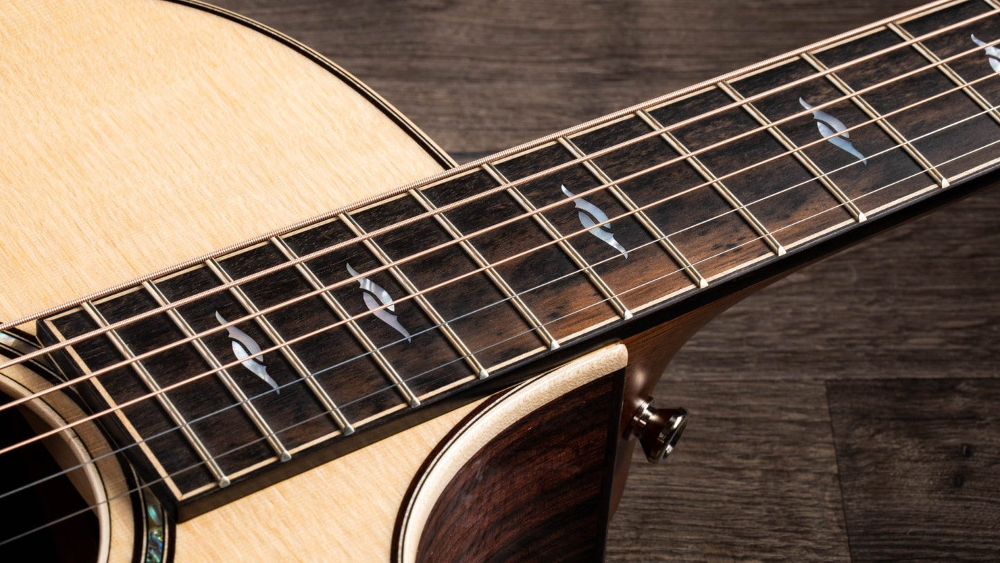 Taylor 812ce 12-Fret acoustic Guitar