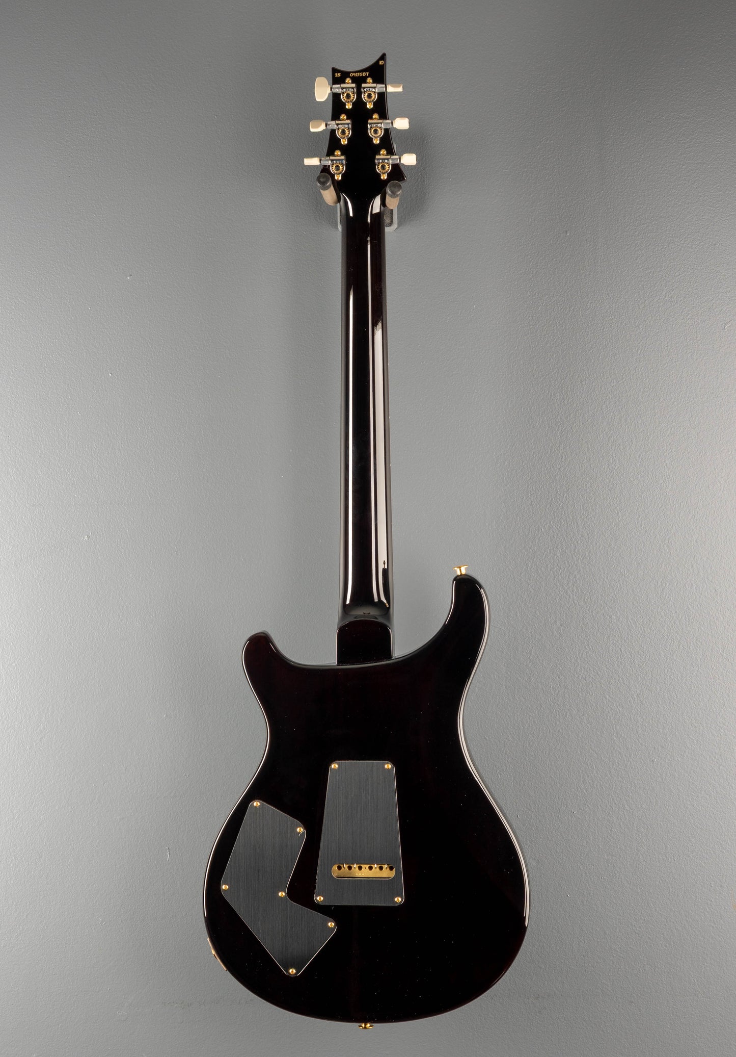 Modern Eagle V 10 Top - Black Gold Wraparound Burst