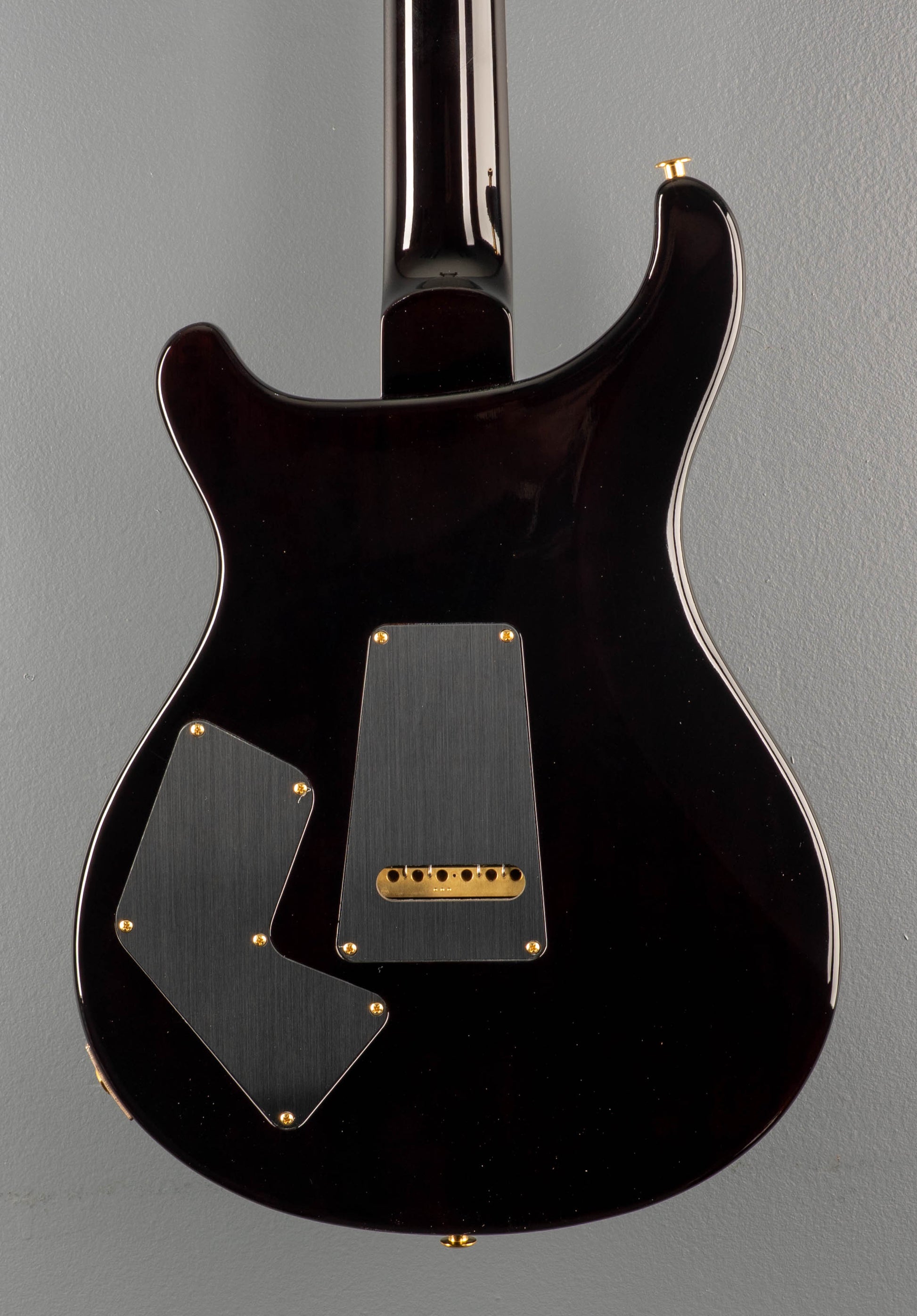 Modern Eagle V 10 Top - Black Gold Wraparound Burst