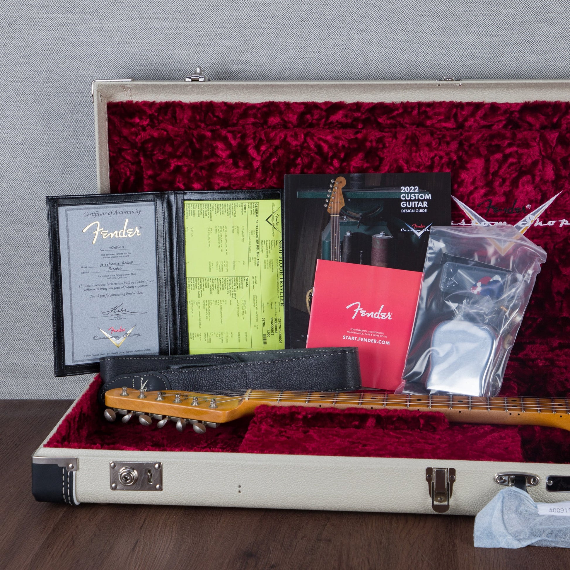 Fender Custom Shop 1952 Telecaster Electric Guitar - Aged Nocaster Blonde - #R124646