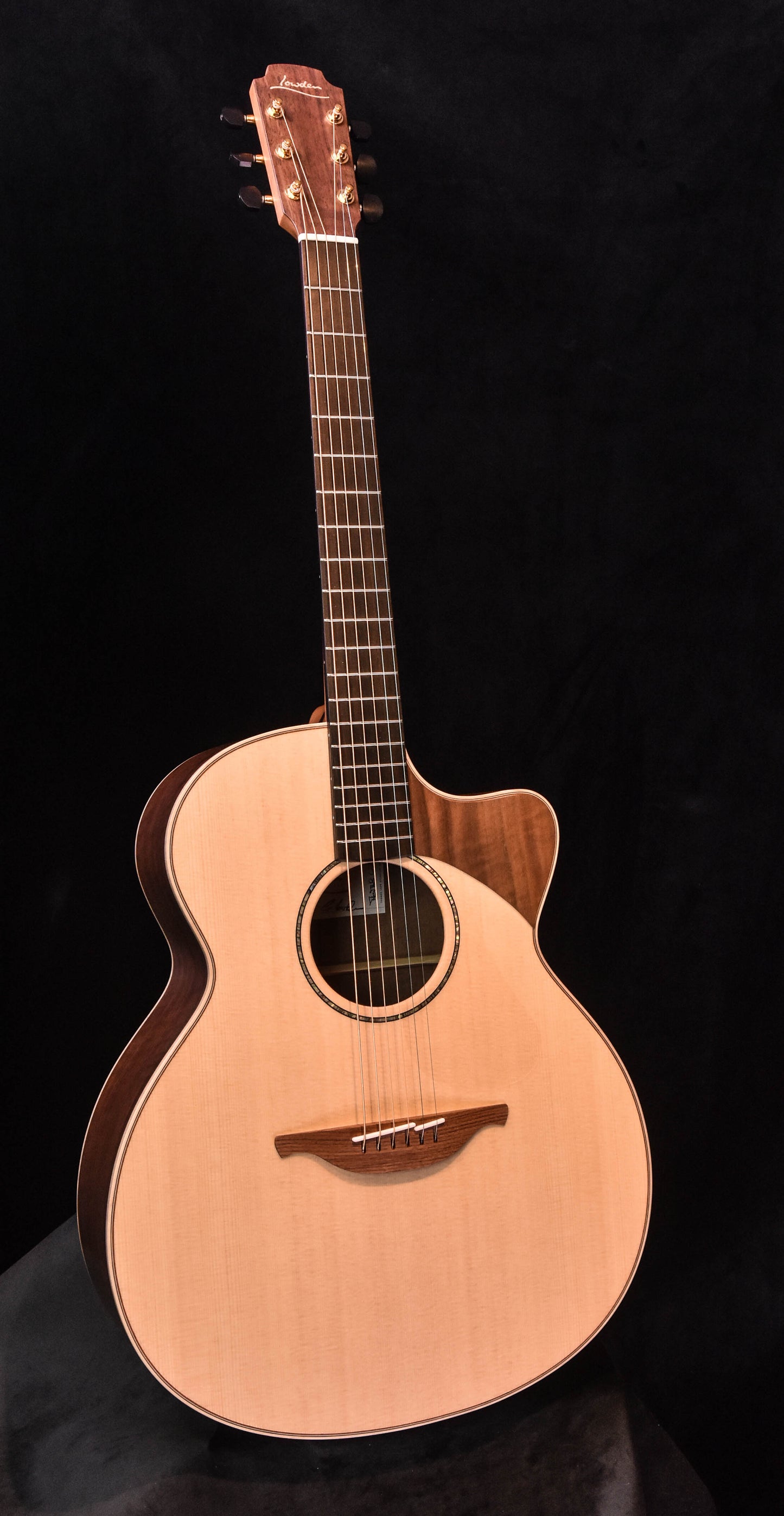 Lowden Thomas Leeb Signature AAAA Bastogne Walnut/ Sitka Spruce