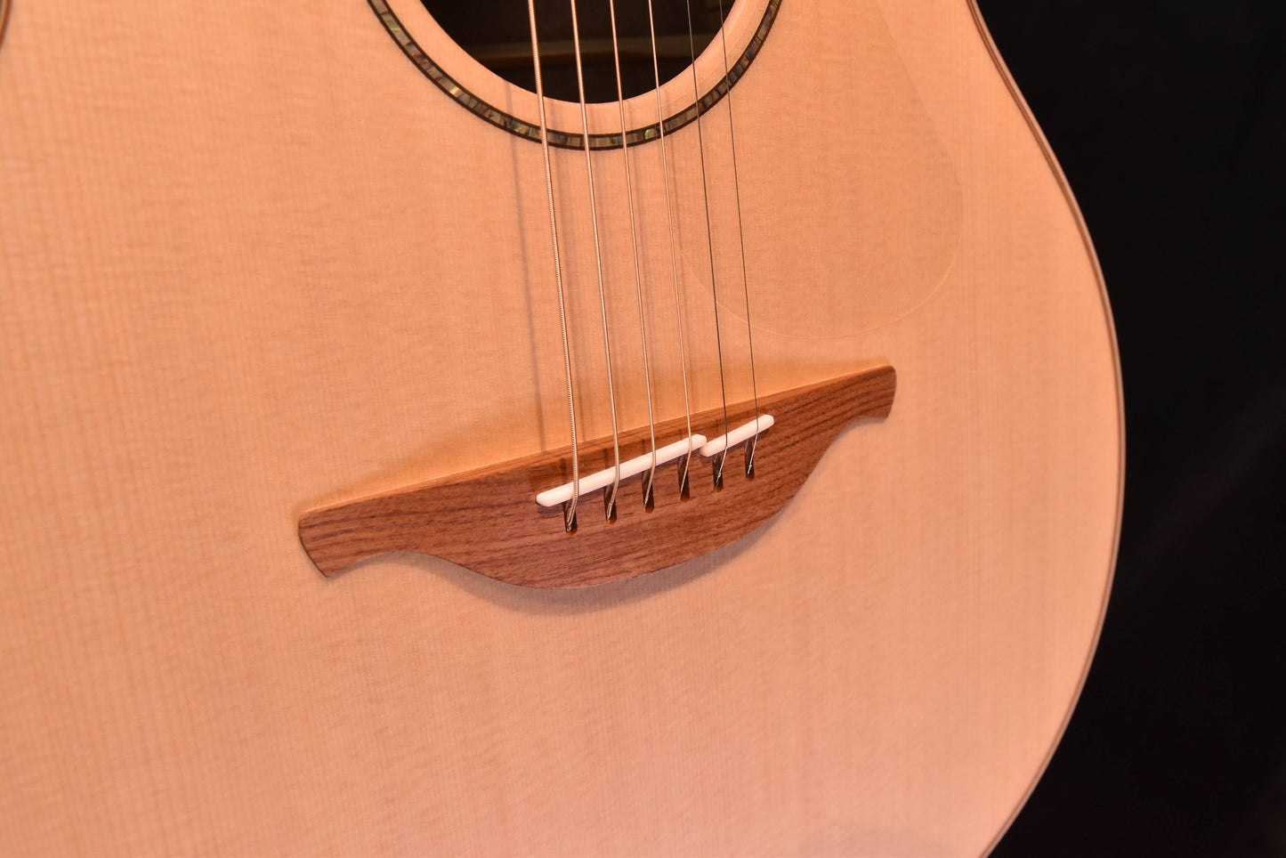 Lowden Thomas Leeb Signature AAAA Bastogne Walnut/ Sitka Spruce