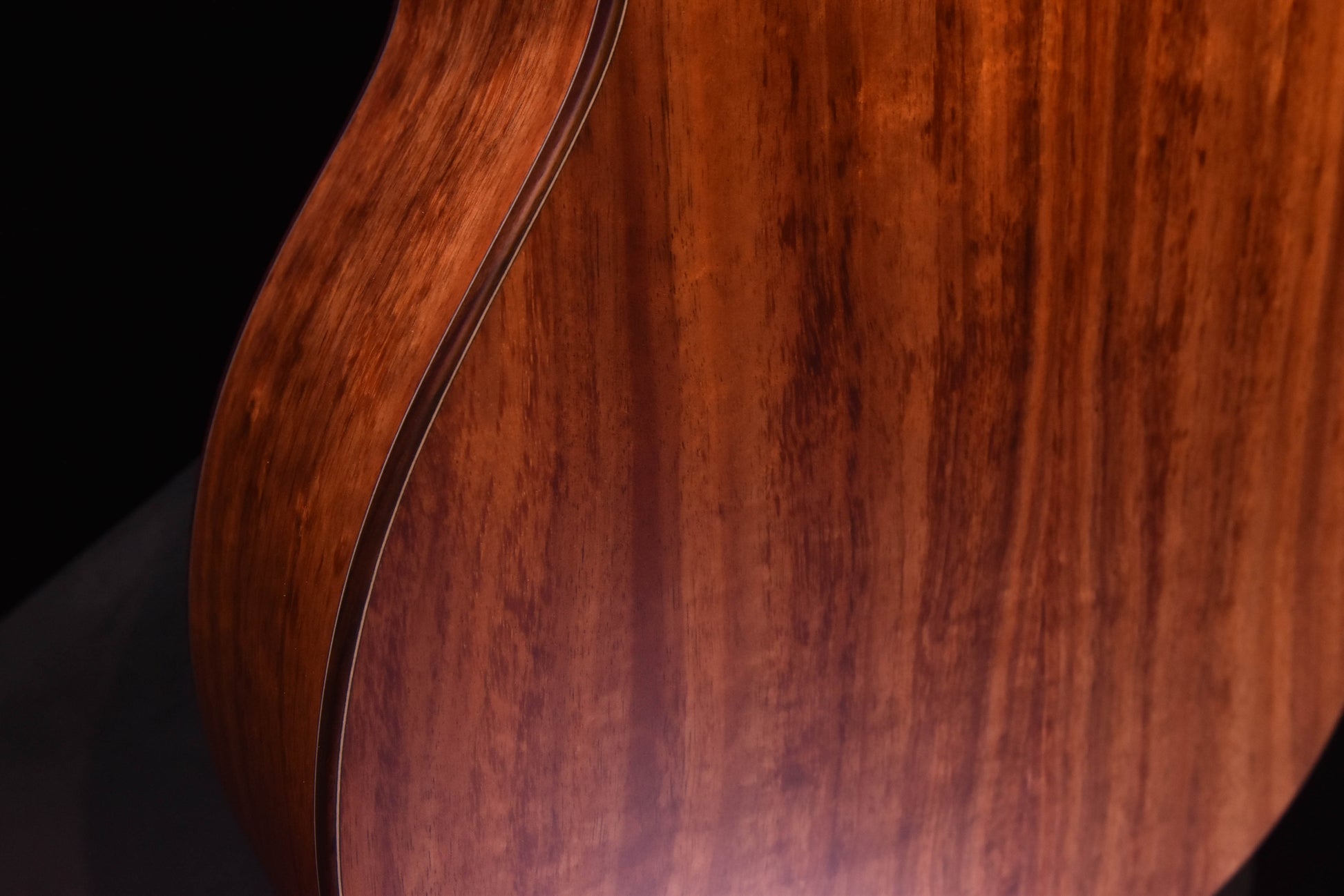 Larrivee 000-40 12 Fret Koa Small Body Special Acoustic Guitar
