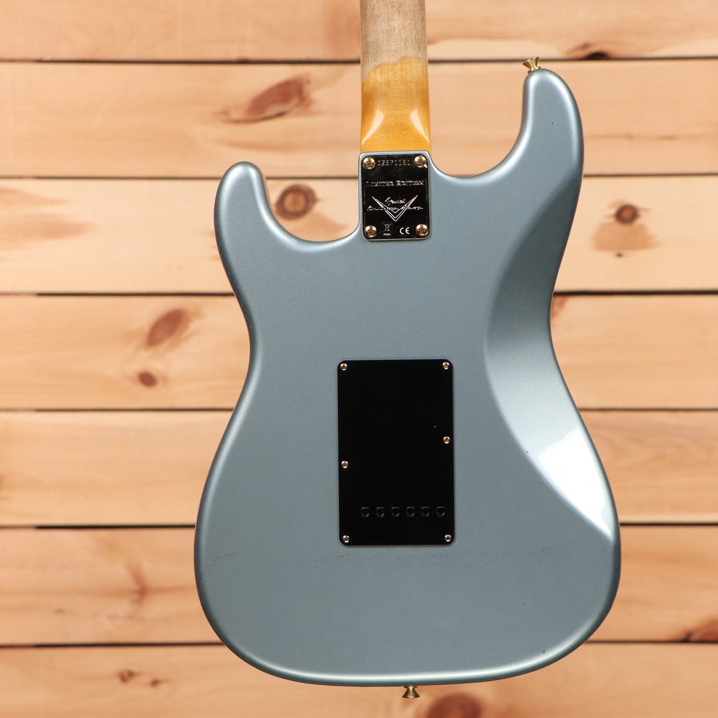 Fender Custom Shop Limited 1965 Dual-Mag Stratocaster Journeyman Relic - Aged Ice Blue Metallic
