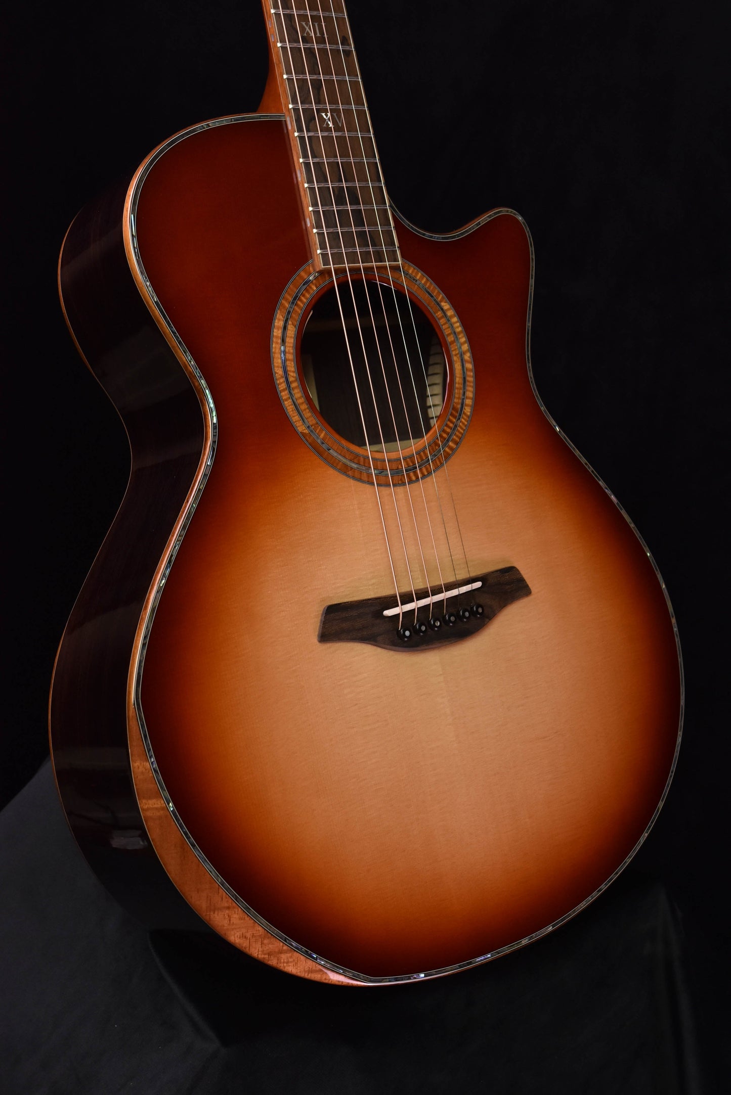 Furch Red Deluxe Grand Auditorium bevel duo Sunburst Sitka Spruce/Indian Rosewood Acoustic Guitar
