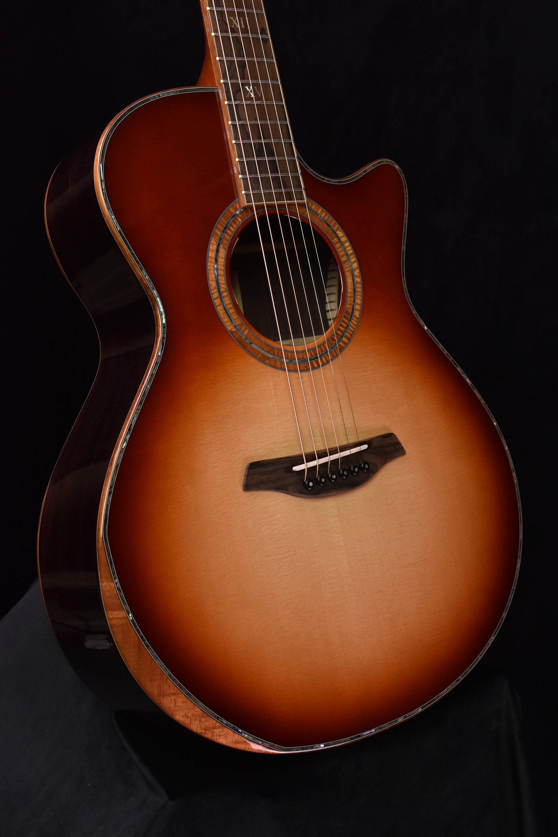 Furch Red Deluxe Grand Auditorium bevel duo Sunburst Sitka Spruce/Indian Rosewood Acoustic Guitar