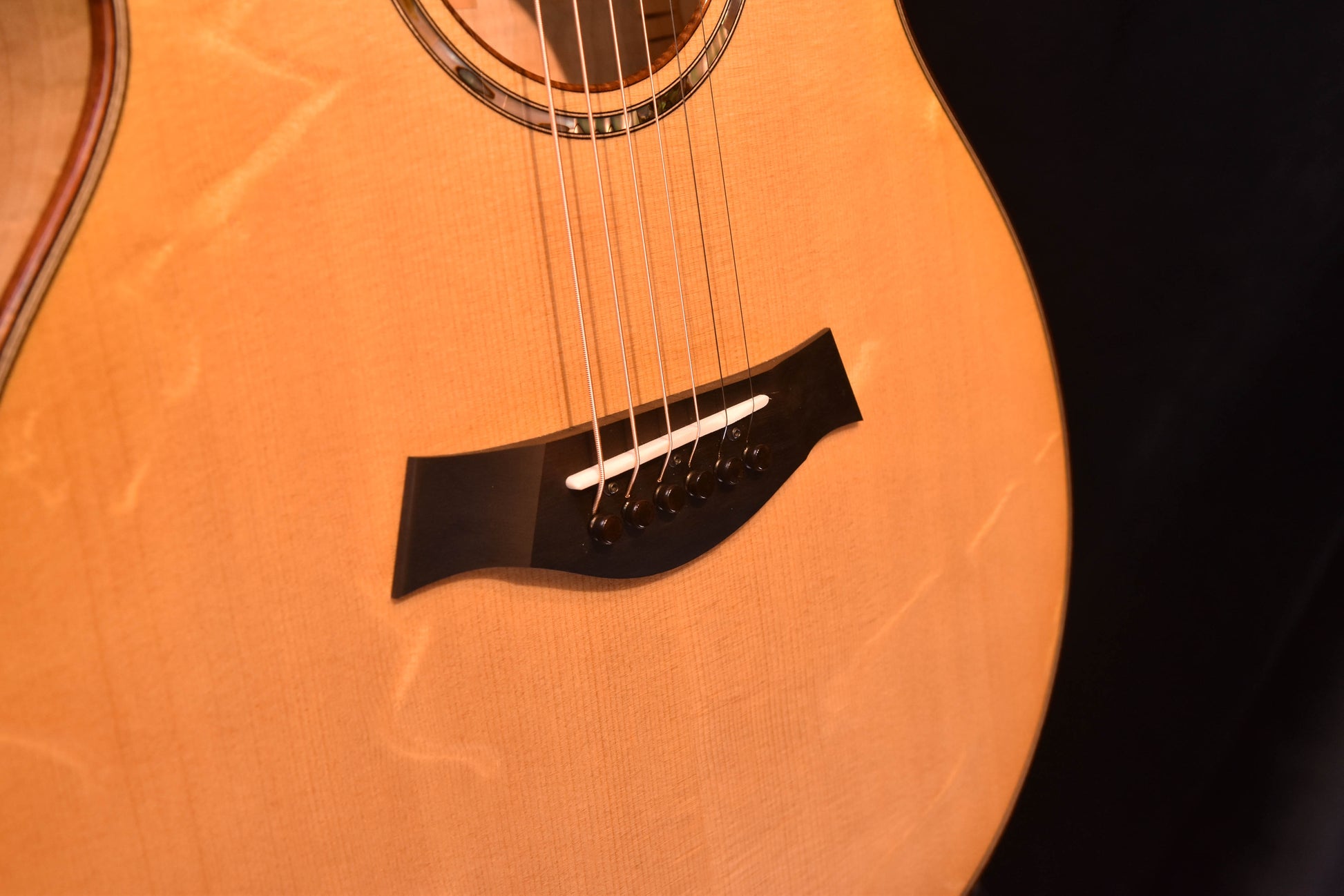 Taylor Custom Grand Auditorium Big leaf Maple/ Bearclaw Sitka Spruce