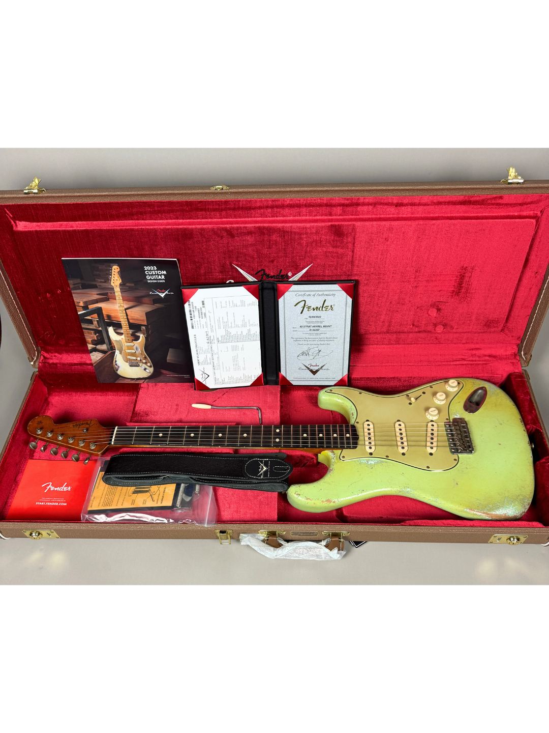 SOLD - Fender Masterbuilt Vincent Van Trigt '62 Stratocaster Heavy Relic - USA 2023