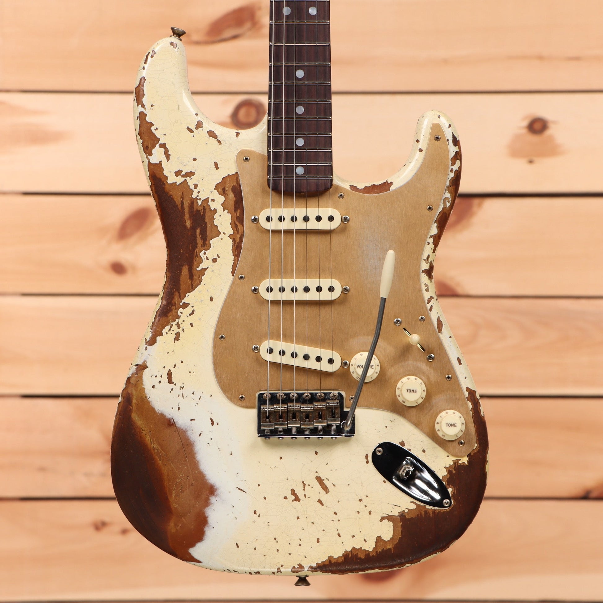 Fender Custom Shop Limited Roasted Bighead Stratocaster Super Heavy Relic - Aged Olympic White with Gold Anodized Pickguard