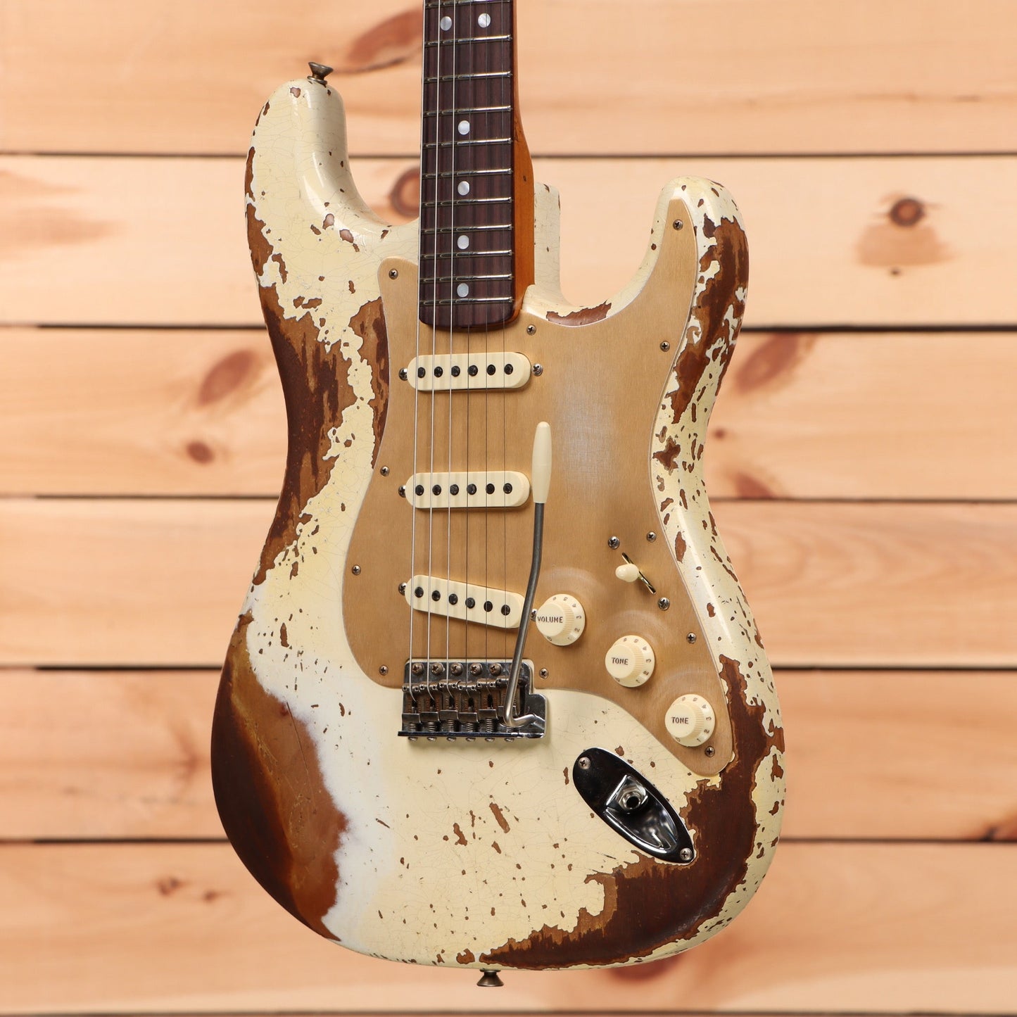 Fender Custom Shop Limited Roasted Bighead Stratocaster Super Heavy Relic - Aged Olympic White with Gold Anodized Pickguard