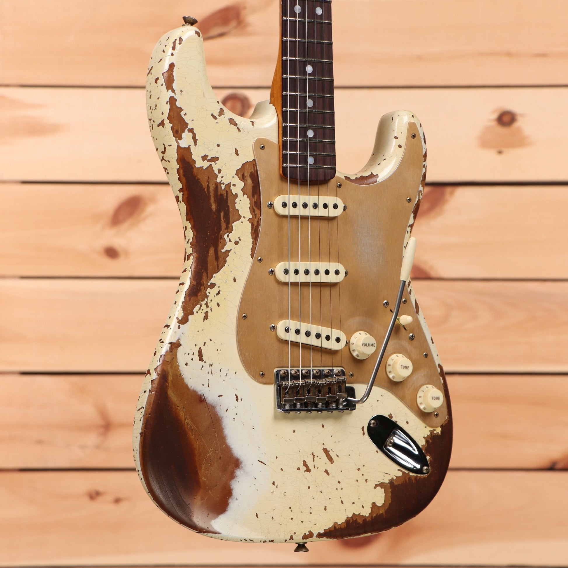 Fender Custom Shop Limited Roasted Bighead Stratocaster Super Heavy Relic - Aged Olympic White with Gold Anodized Pickguard