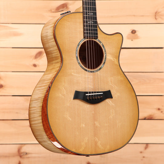 Taylor 2023 Custom Grand Auditorium - Antique Blond