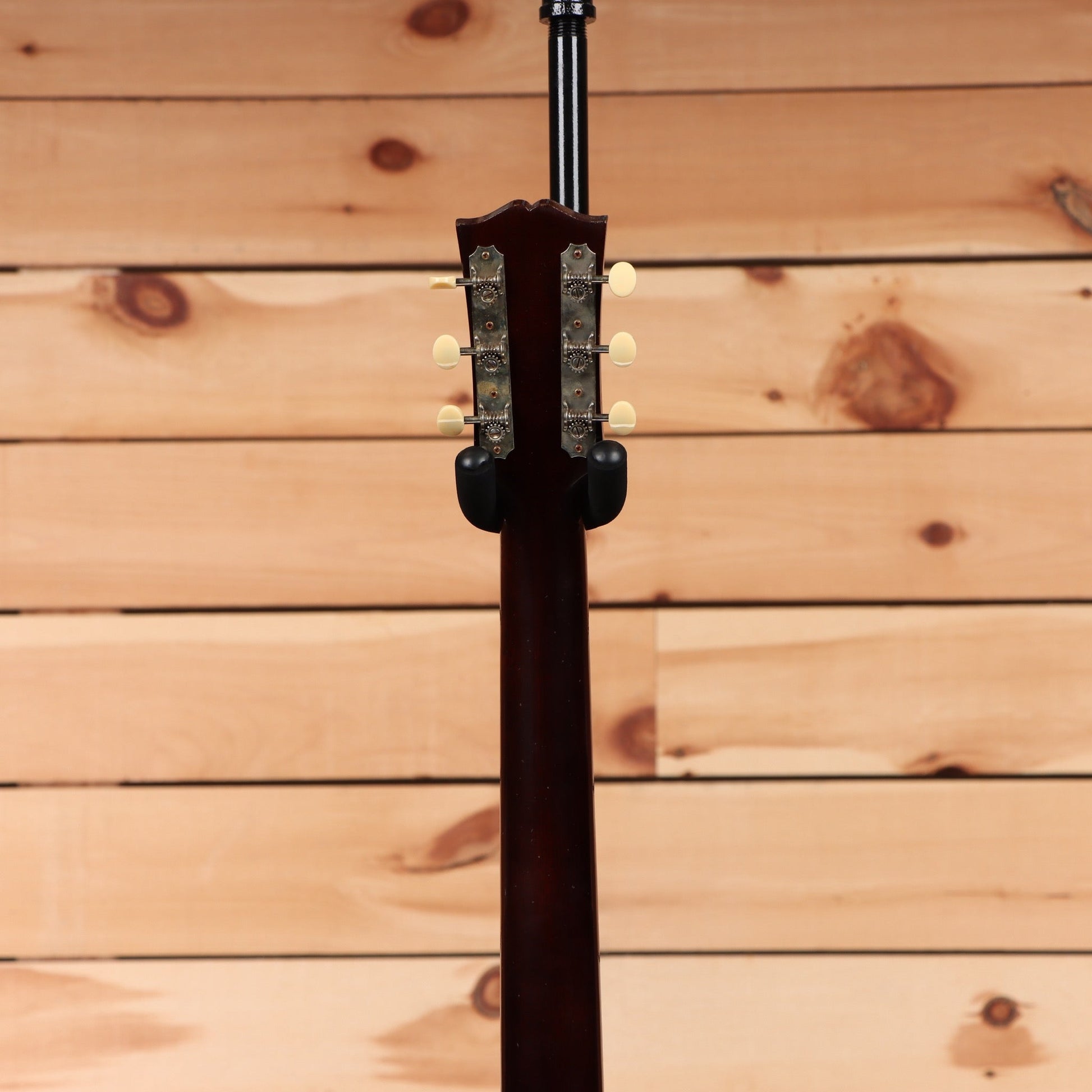 Gibson 1942 Banner J-45 Light Aged - Vintage Sunburst Light Aged