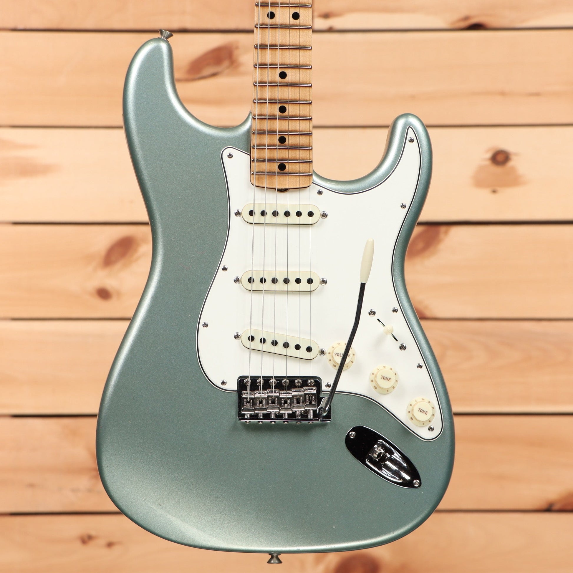 Fender Custom Shop 1969 Staratocaster Journeyman - Aged Fire Mist Silver