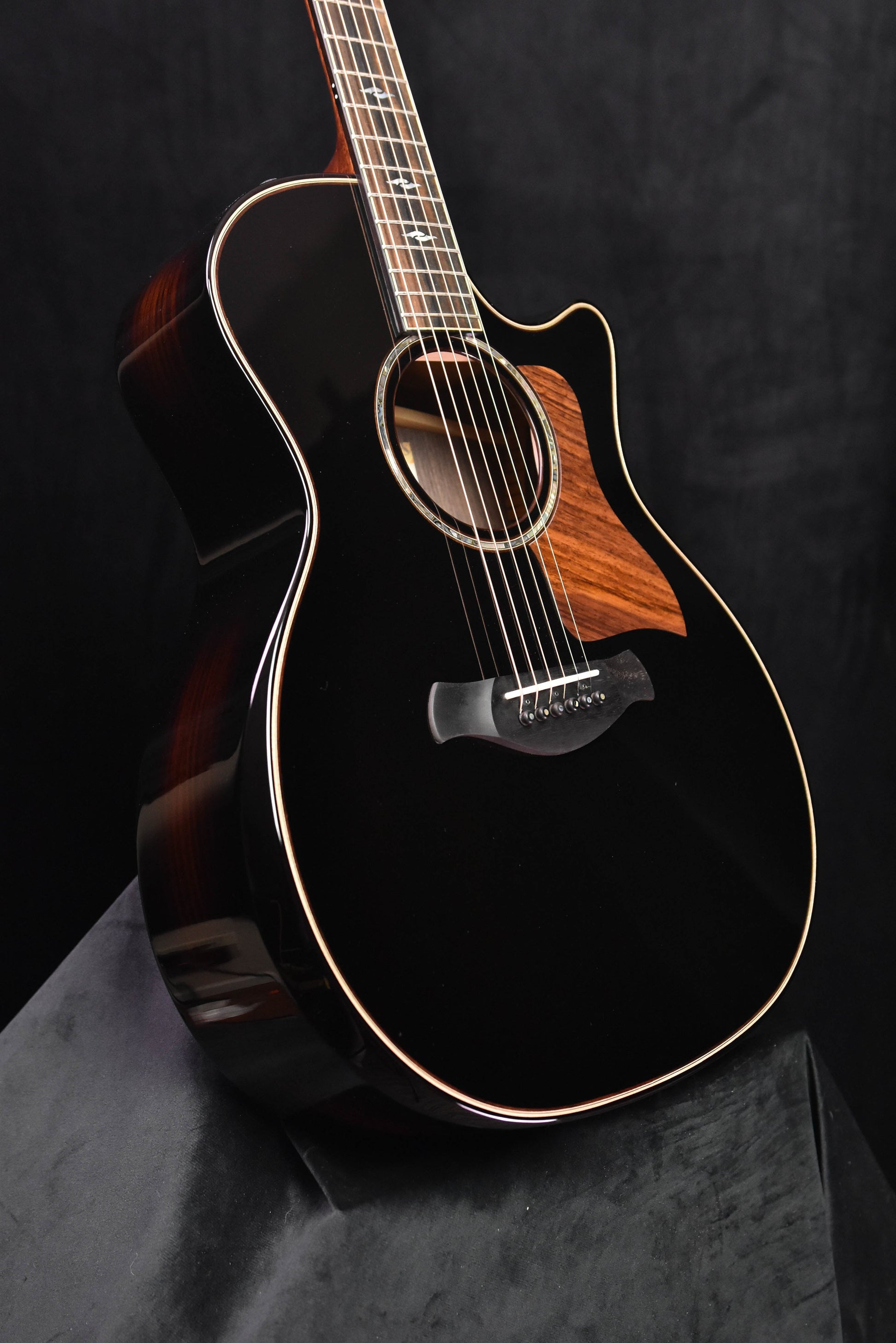 Taylor 814CE Builder's Edition Blacktop Acoustic Guitar- Adirondack Spruce top Top