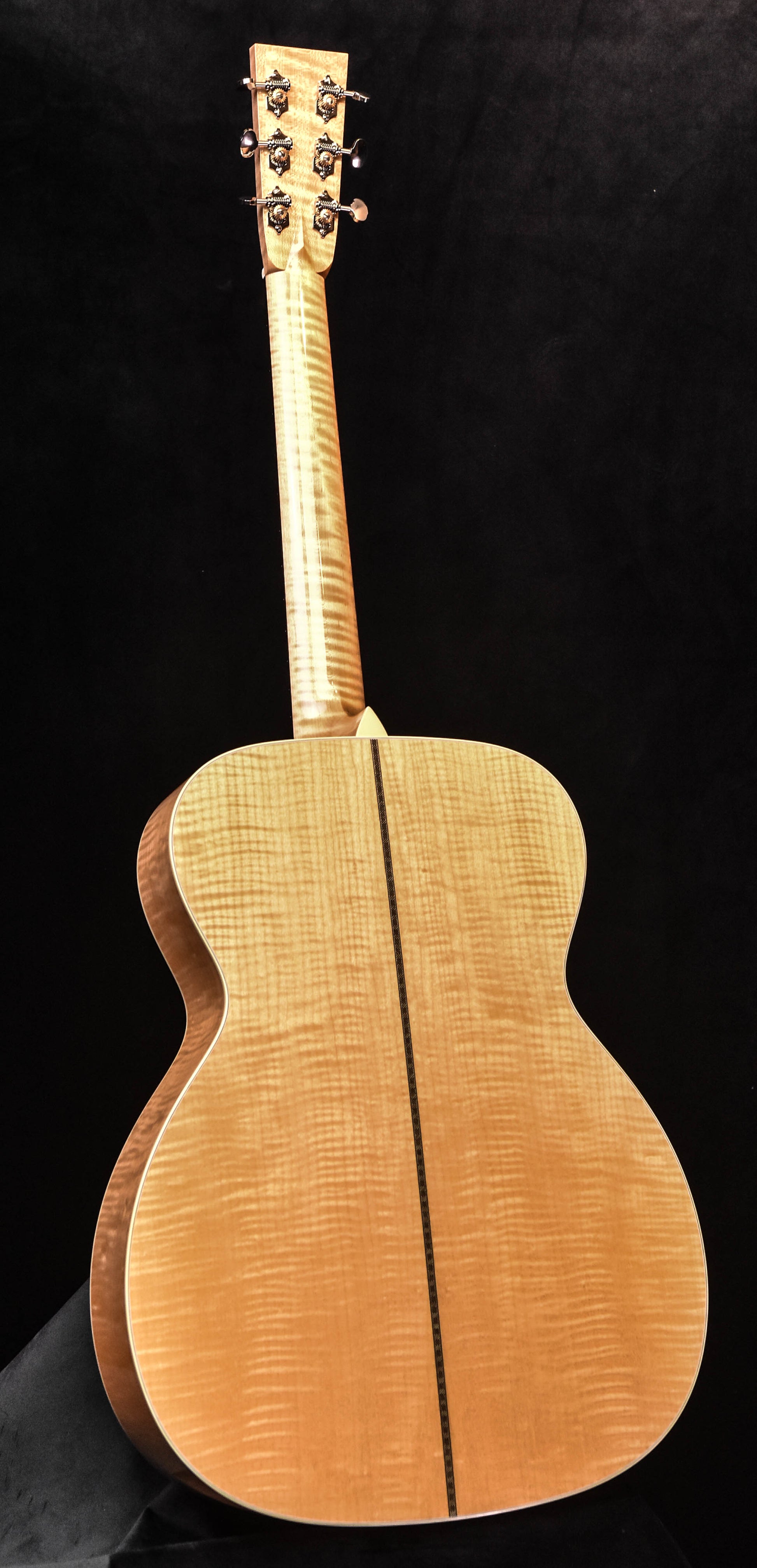 Collings OM2H Baked Sitka Spruce top/ Flamed Maple back and Sides 1 3/4" Nut