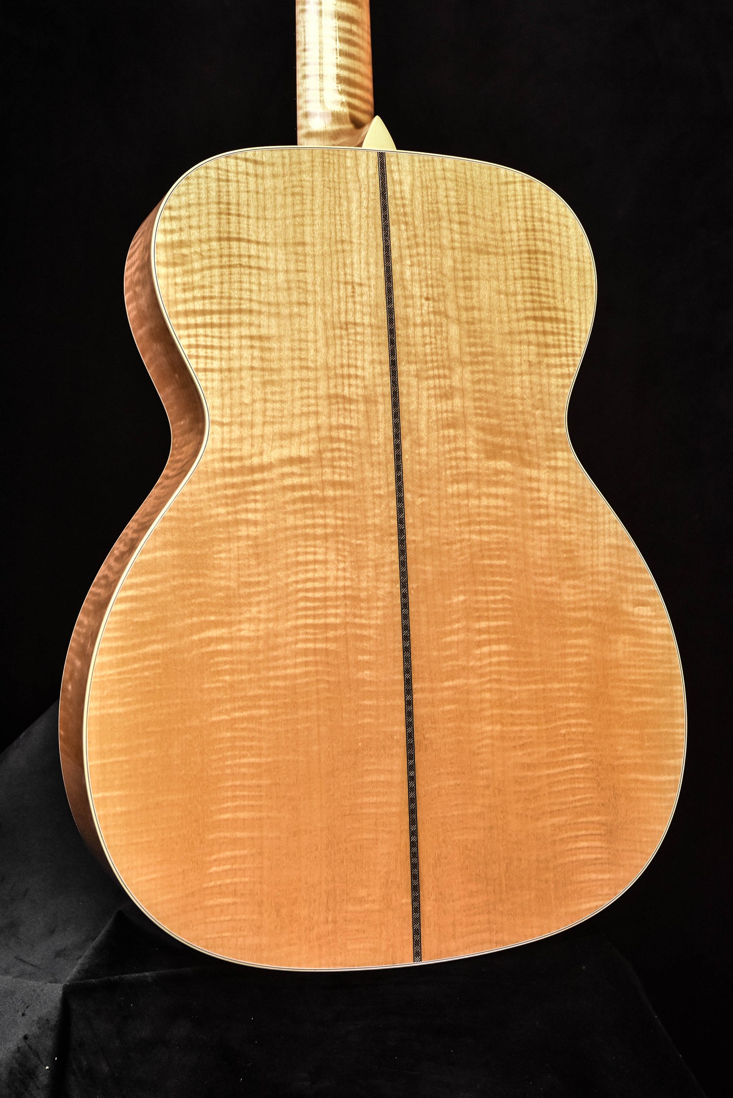 Collings OM2H Baked Sitka Spruce top/ Flamed Maple back and Sides 1 3/4" Nut