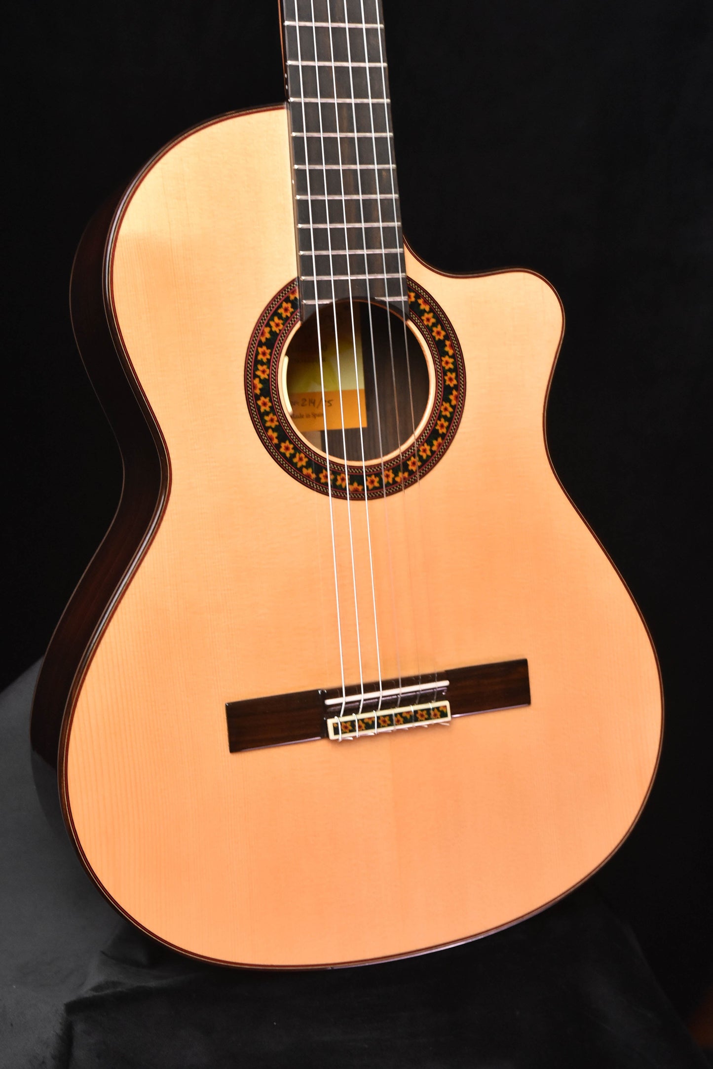 Jose Ramirez 140 CWE-S Spruce Top Cutaway Classical Guitar with LR Baggs Pickup