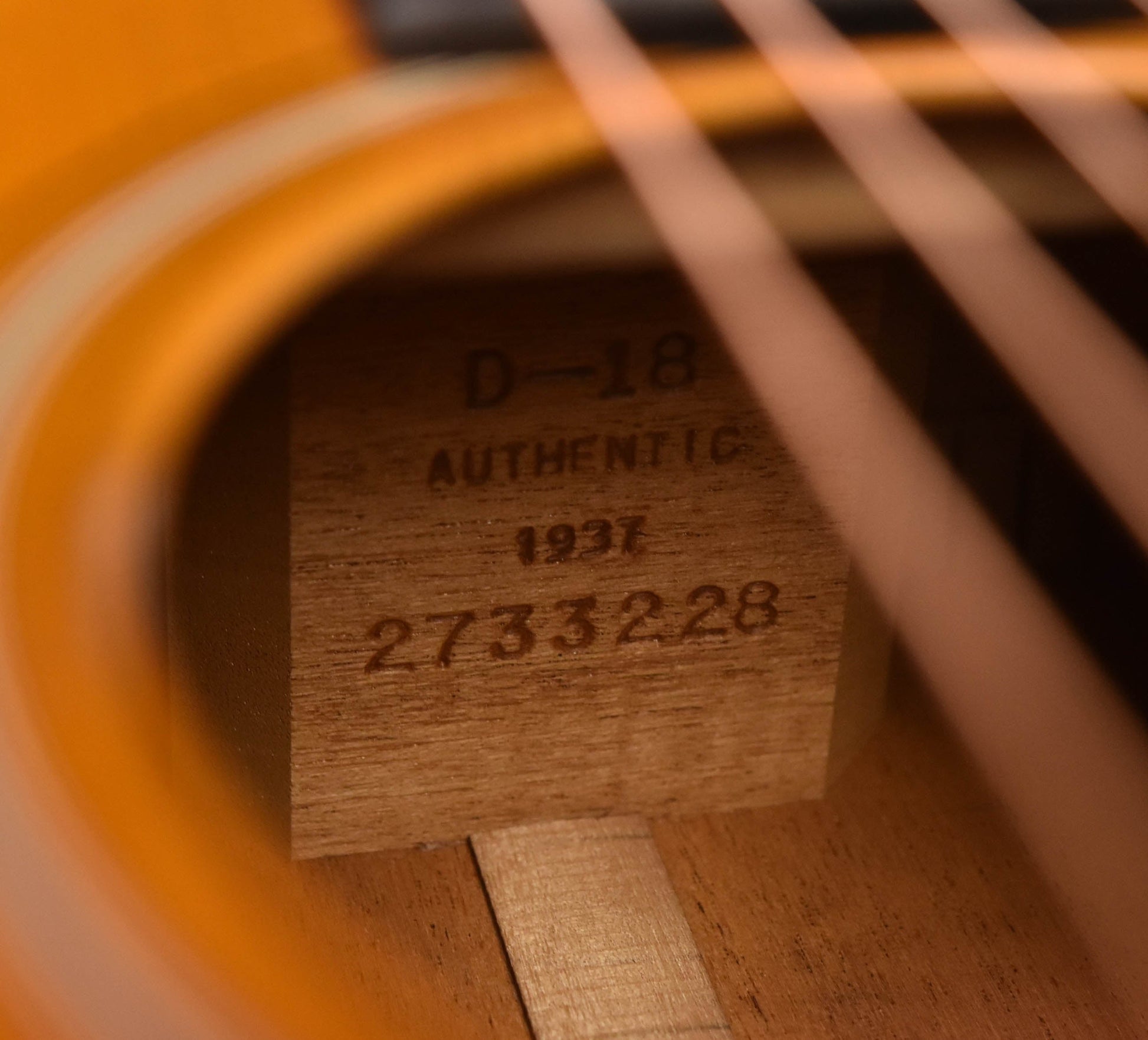 Martin D-18 Authentic Aged 1937 VTS Top Acoustic Guitar