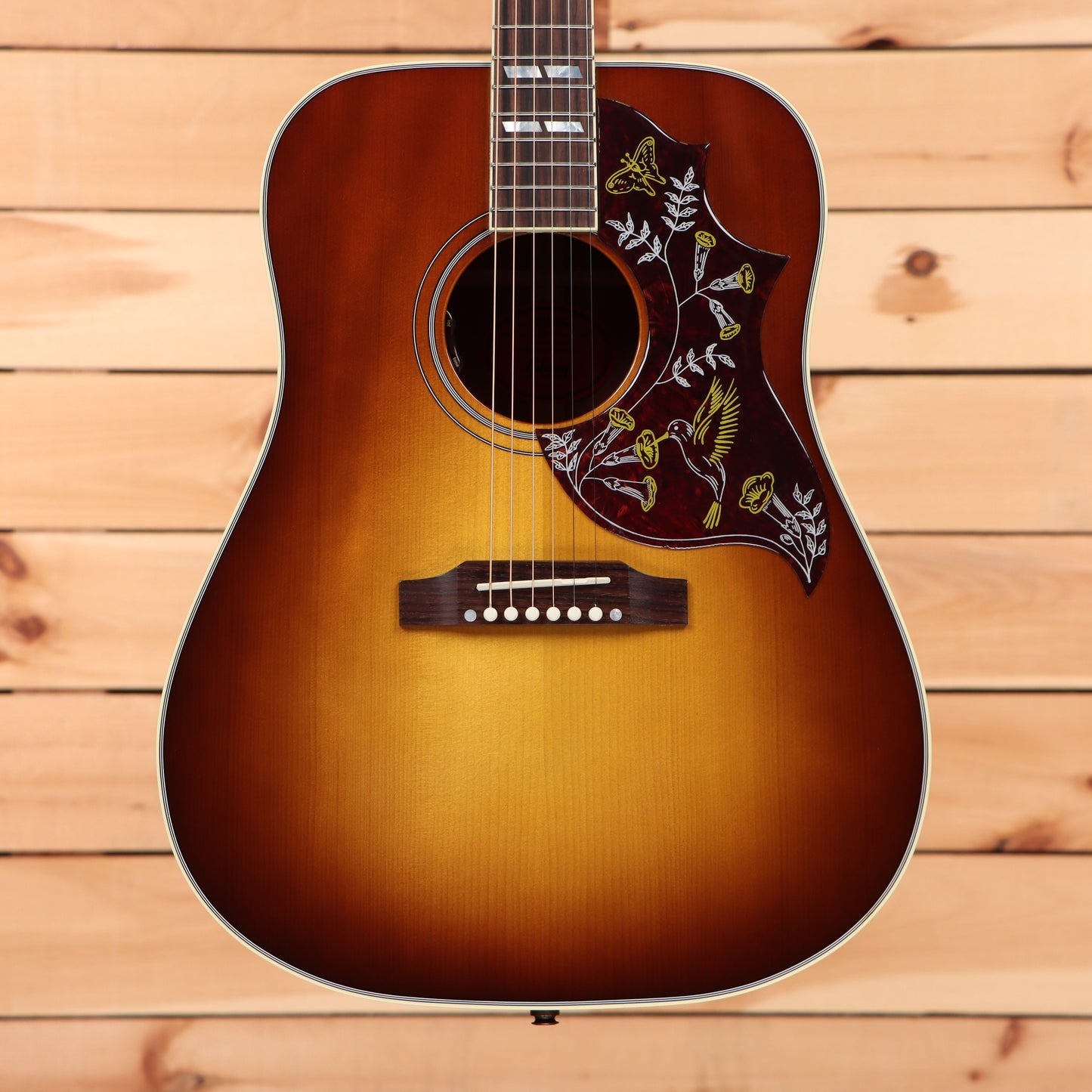 Gibson Hummingbird Standard Red Spruce - Honey Burst Gloss