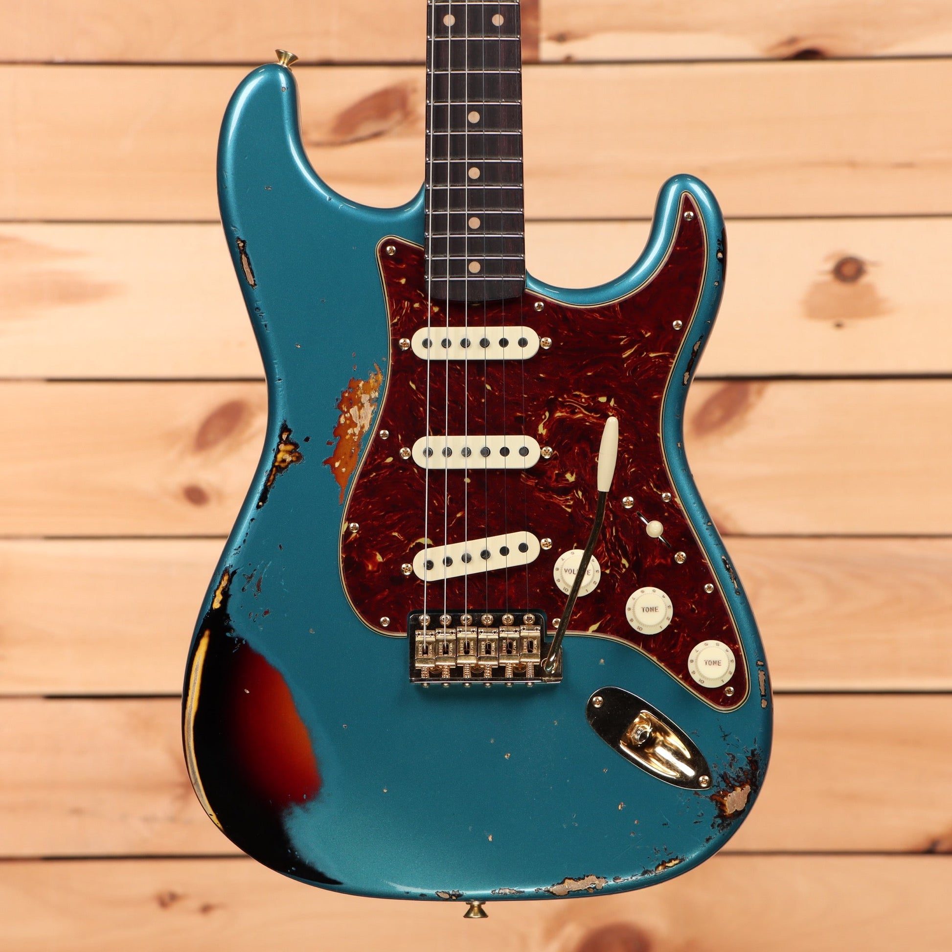 Fender Custom Shop Limited 1962 Stratocaster Heavy Relic - Aged Ocean Turquoise over 3 Color Sunburst