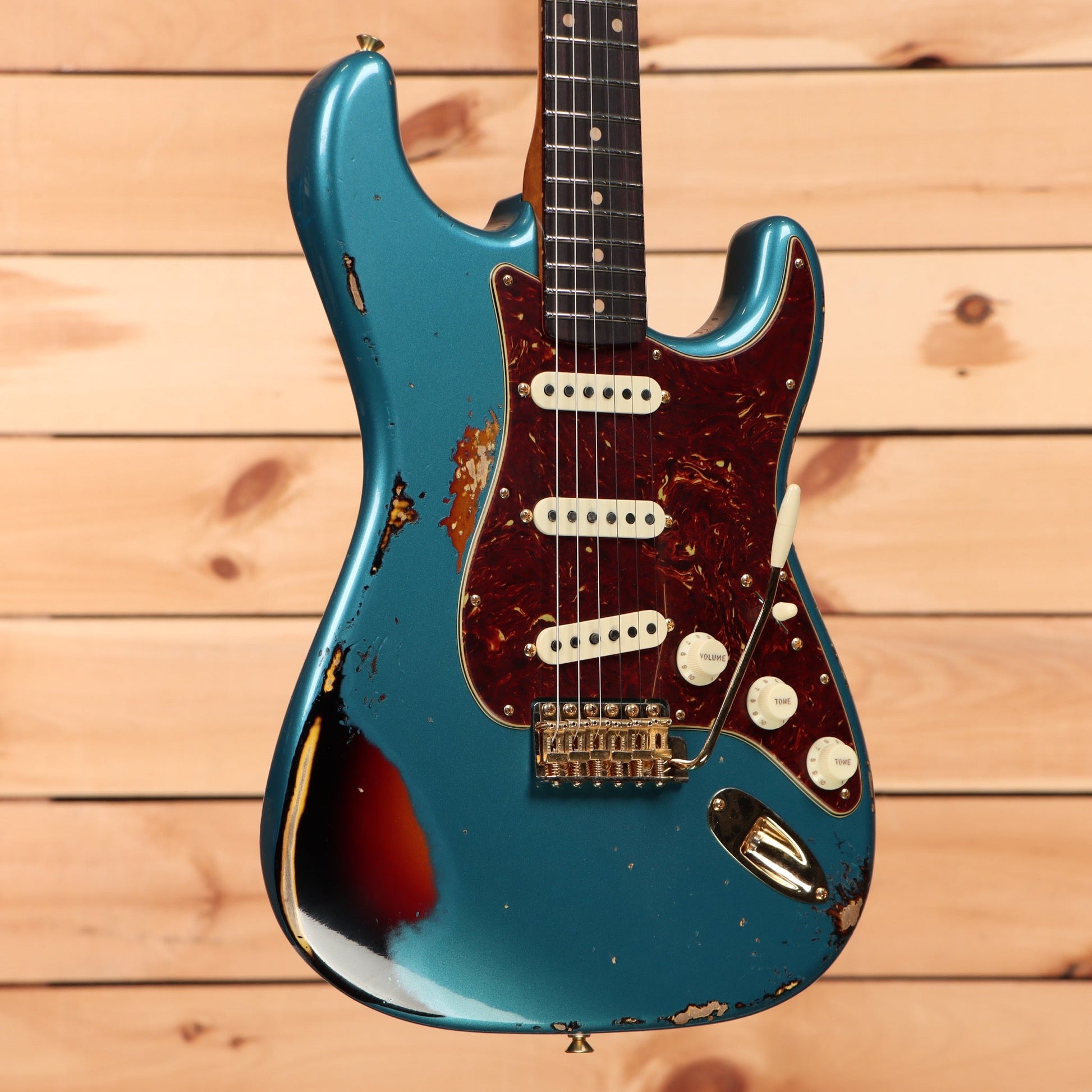 Fender Custom Shop Limited 1962 Stratocaster Heavy Relic - Aged Ocean Turquoise over 3 Color Sunburst