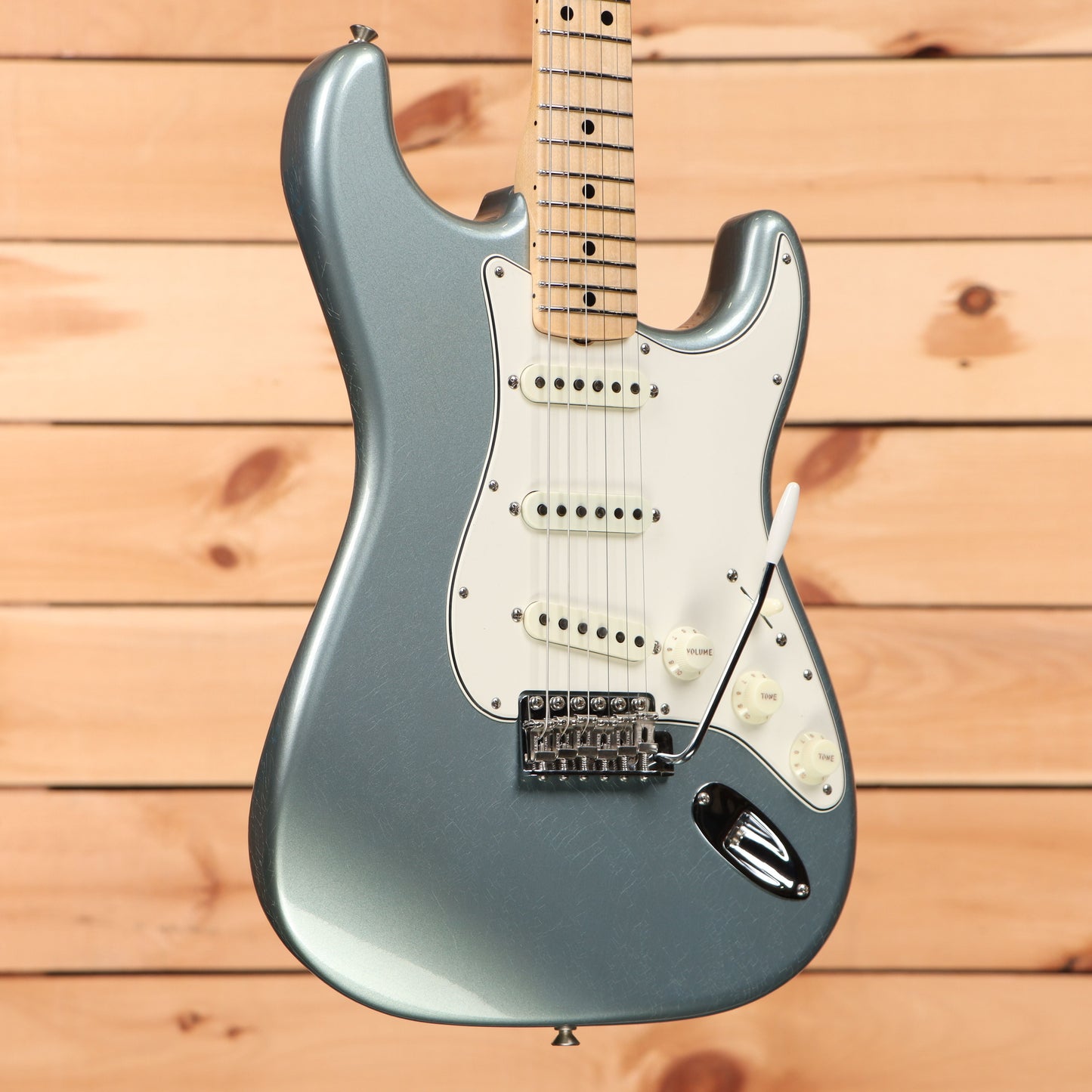 Fender Custom Shop 1968 Stratocaster Lush Closet Classic - Aged Ice Blue Metallic