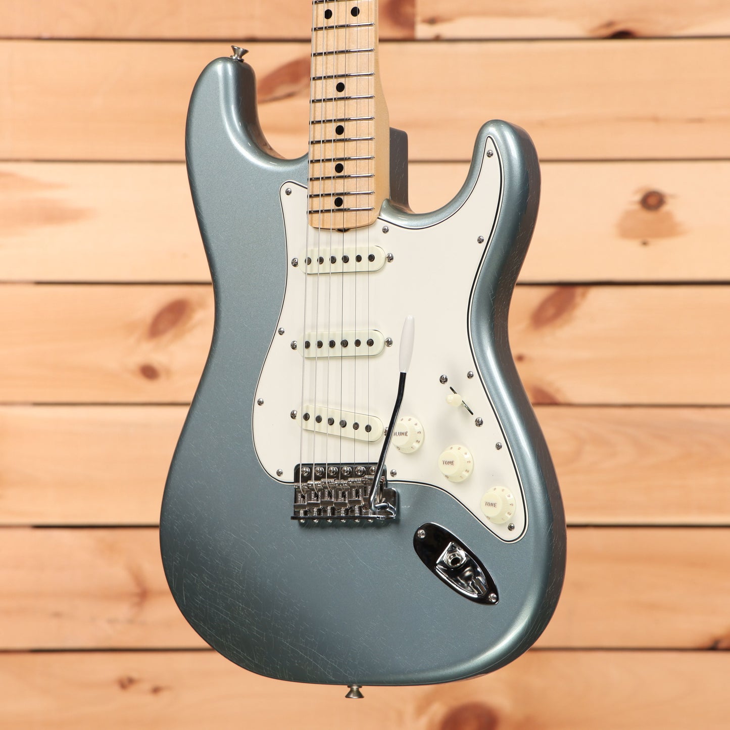 Fender Custom Shop 1968 Stratocaster Lush Closet Classic - Aged Ice Blue Metallic