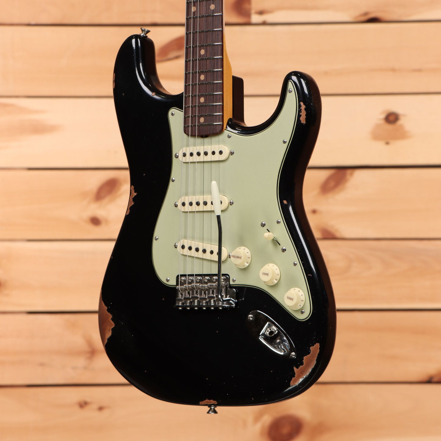Fender Custom Shop Righteous Reissue Late 1962 Stratocaster Relic - Aged Black Sparkle