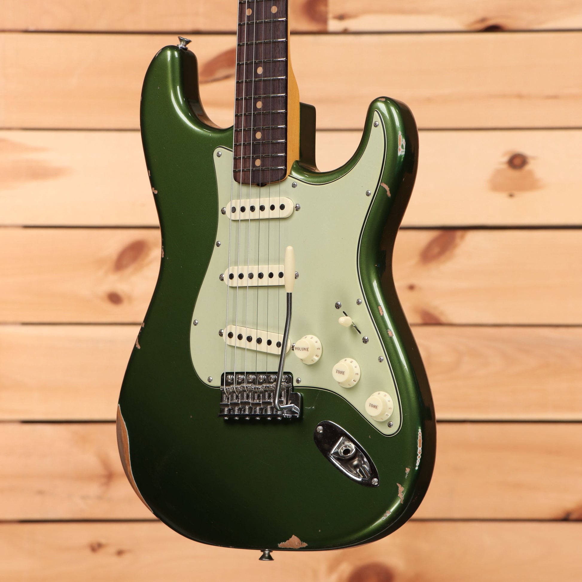 Fender Custom Shop Righteous Reissue Late 1962 Stratocaster Relic - Aged Olive Green Metallic
