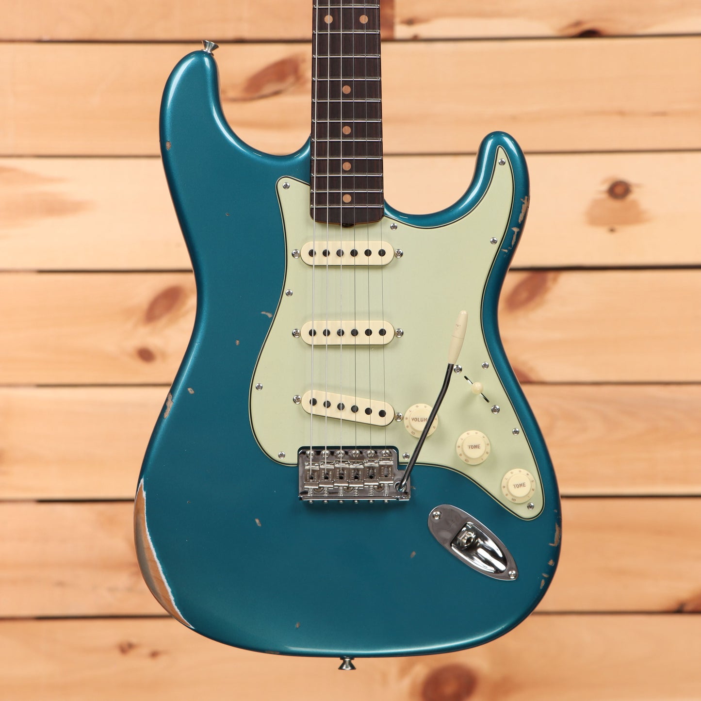 Fender Custom Shop Righteous Reissue Late 1962 Stratocaster Relic - Aged Ocean Turquoise