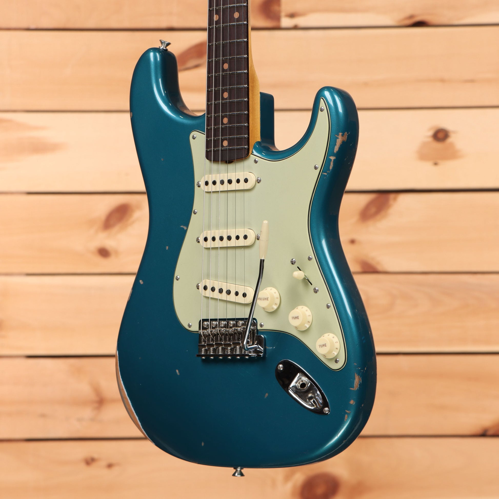 Fender Custom Shop Righteous Reissue Late 1962 Stratocaster Relic - Aged Ocean Turquoise