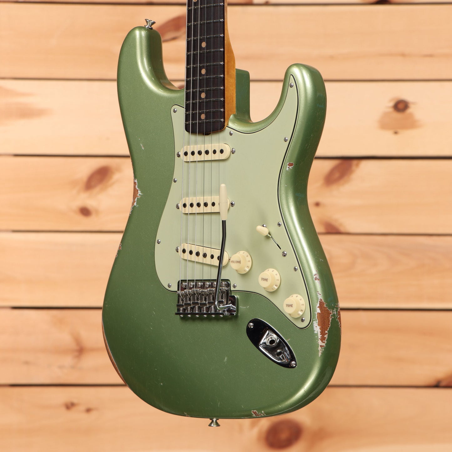 Fender Custom Shop Righteous Reissue Late 1962 Stratocaster Relic - Aged Sage Green Metallic