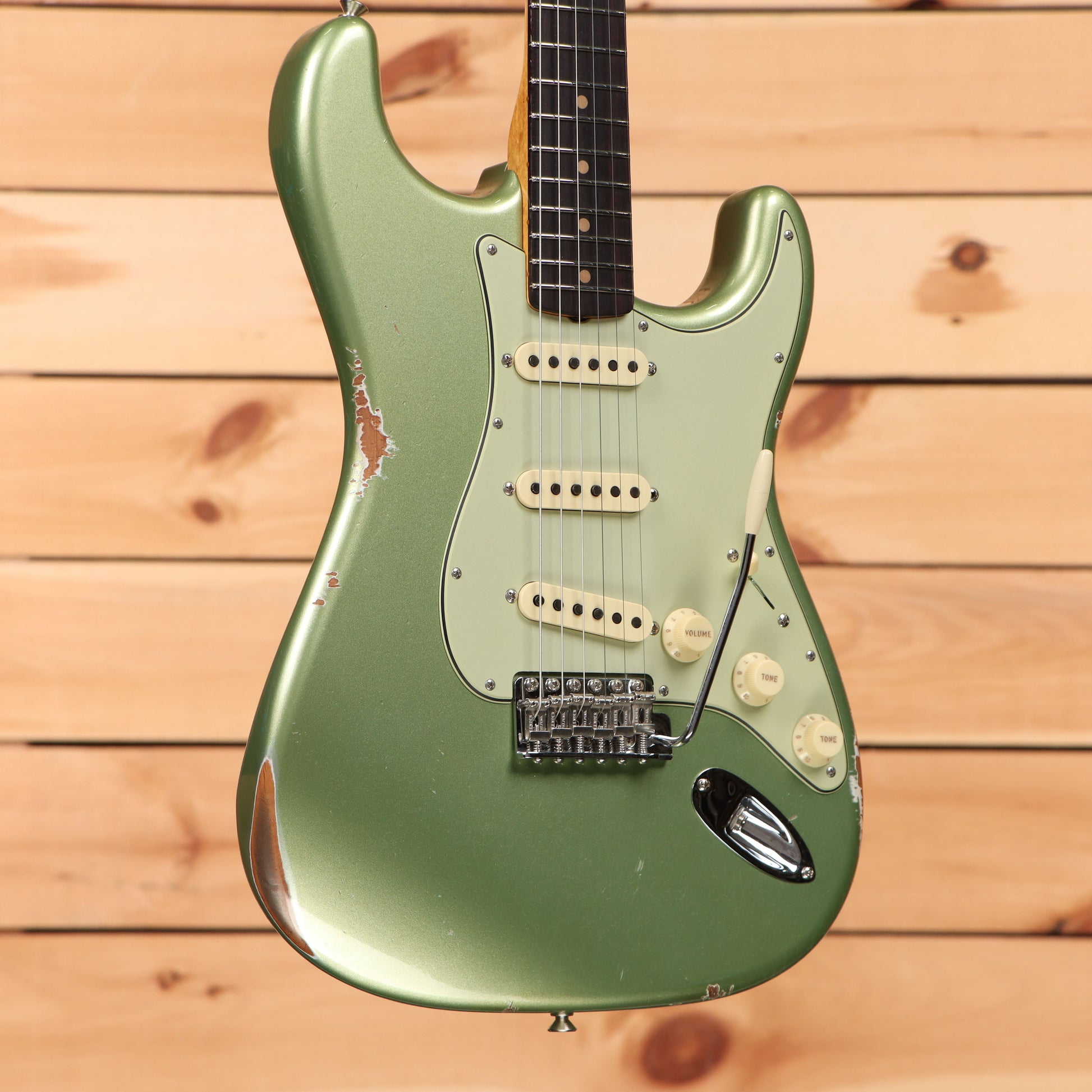 Fender Custom Shop Righteous Reissue Late 1962 Stratocaster Relic - Aged Sage Green Metallic