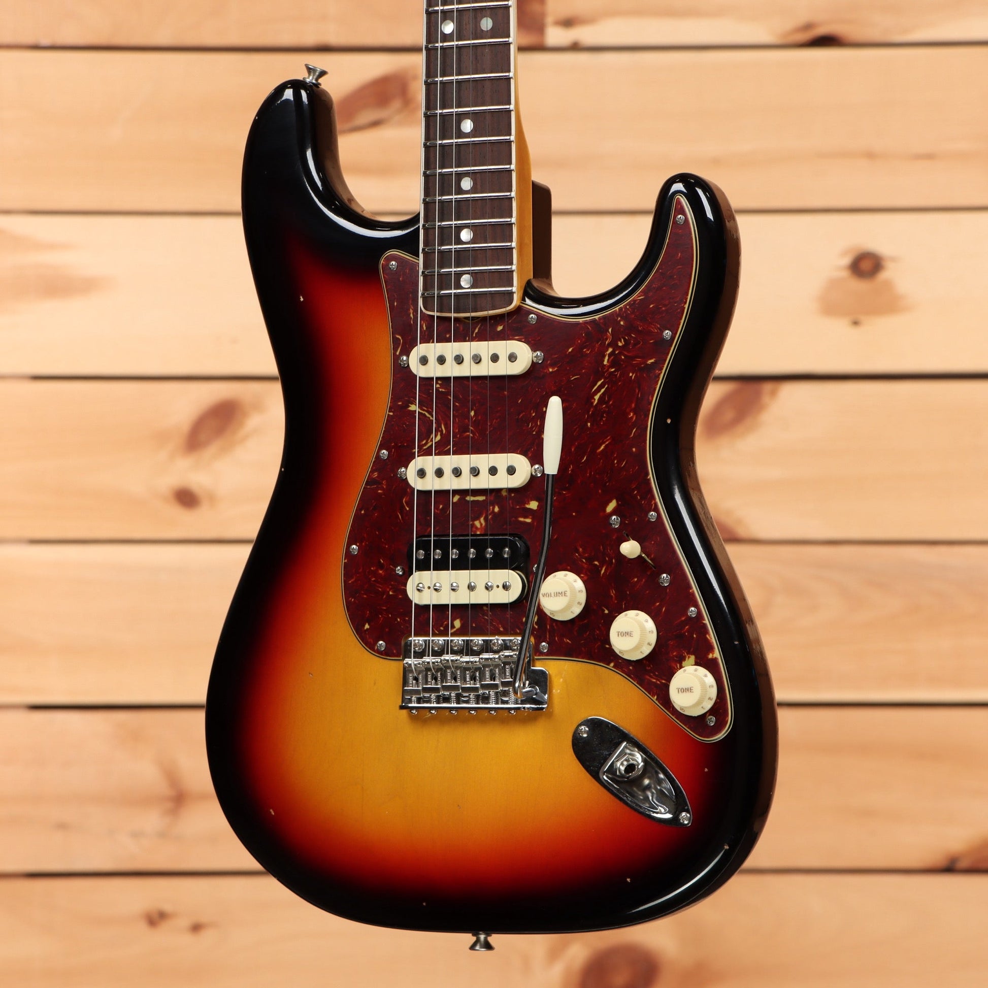 Fender Custom Shop Limited 1967 HSS Stratocaster Journeyman Relic - 3 Color Sunburst